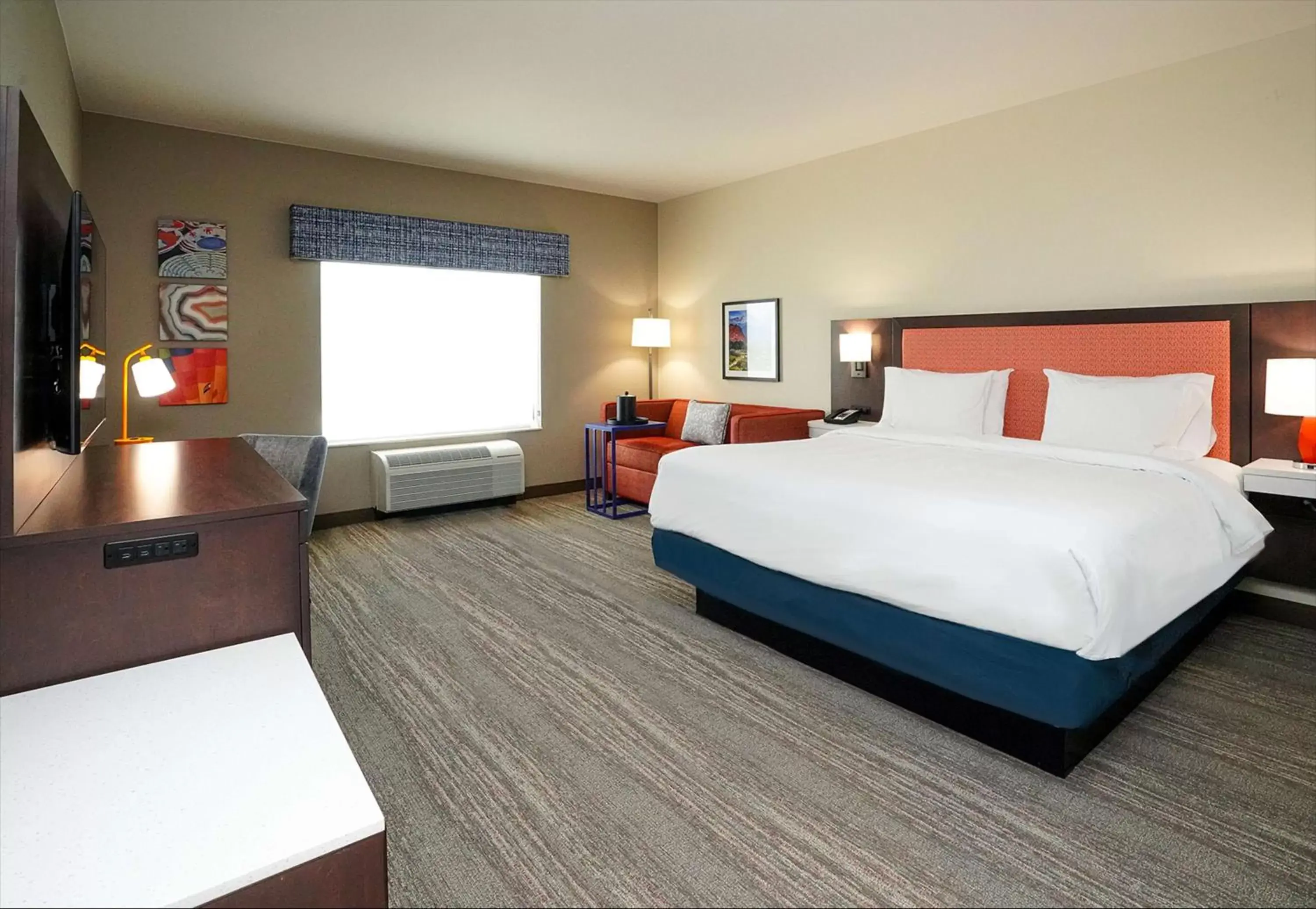 Bedroom, Bed in Hampton Inn Colorado Springs I-25 Central Bedroom, Bed in Hampton Inn Colorado Springs I-25 Central
