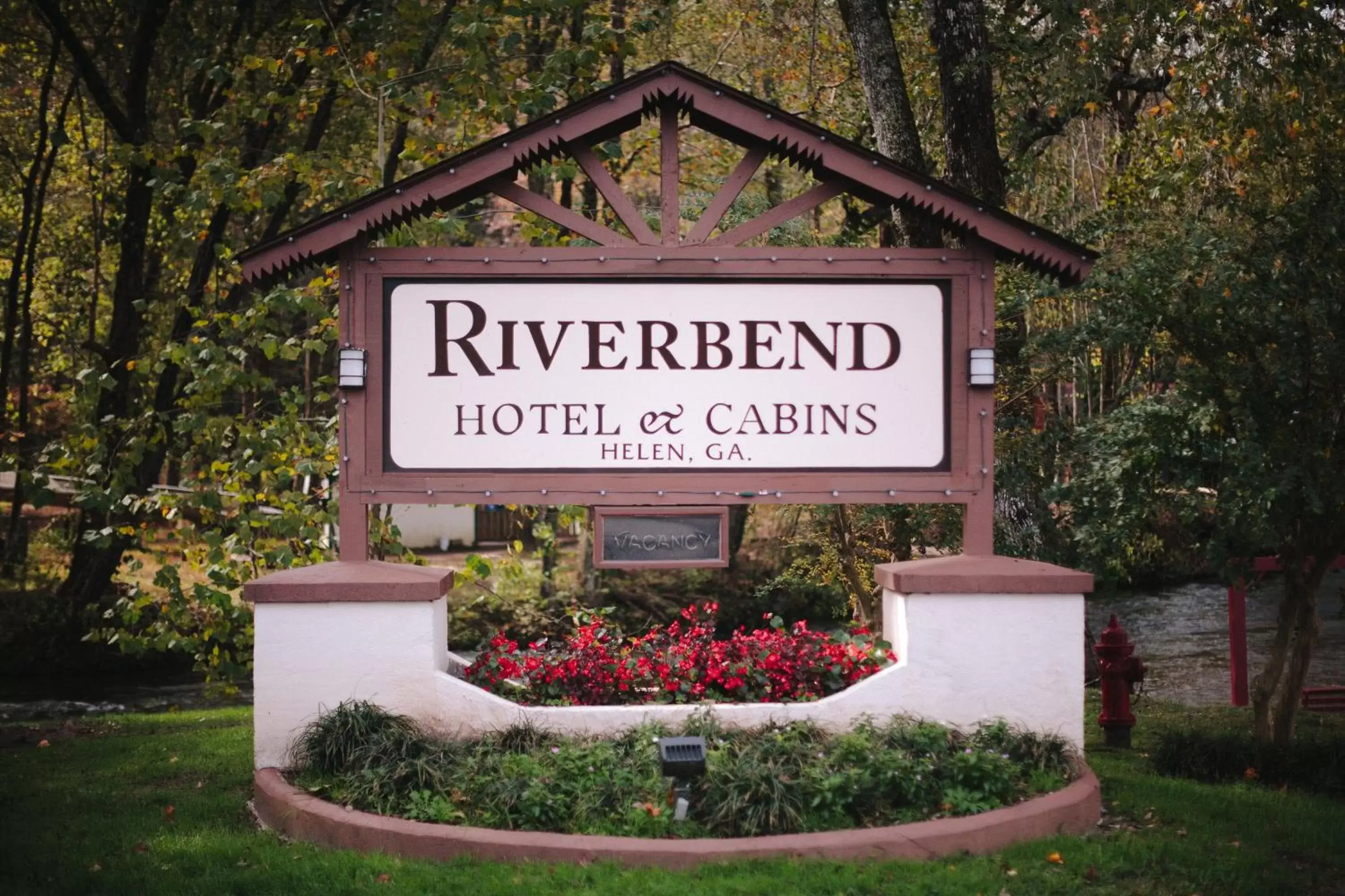 Property logo or sign, Property Logo/Sign in Riverbend Motel & Cabins