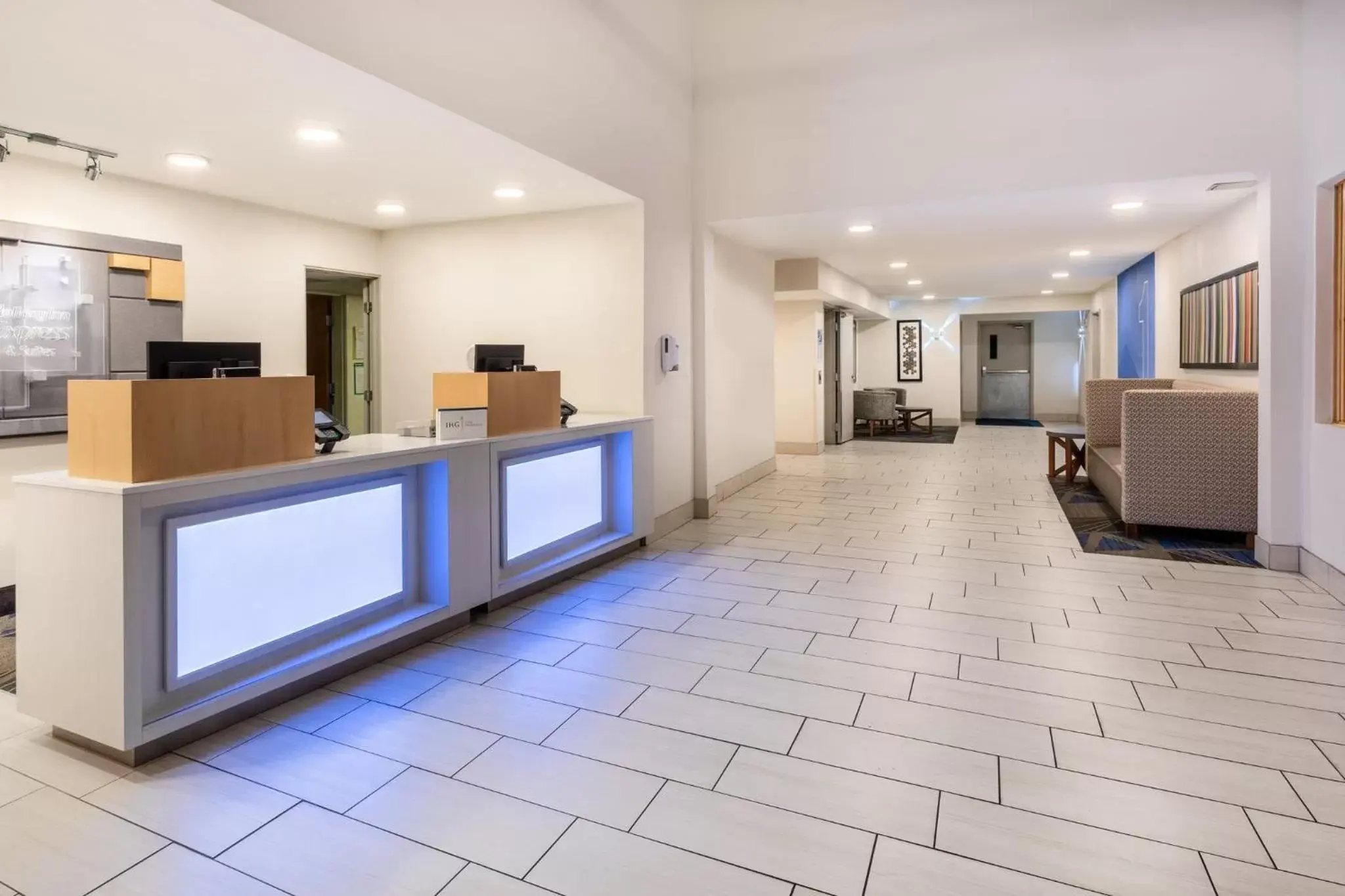 Property building, Lobby/Reception in Holiday Inn Express & Suites Tucson North, Marana, an IHG Hotel