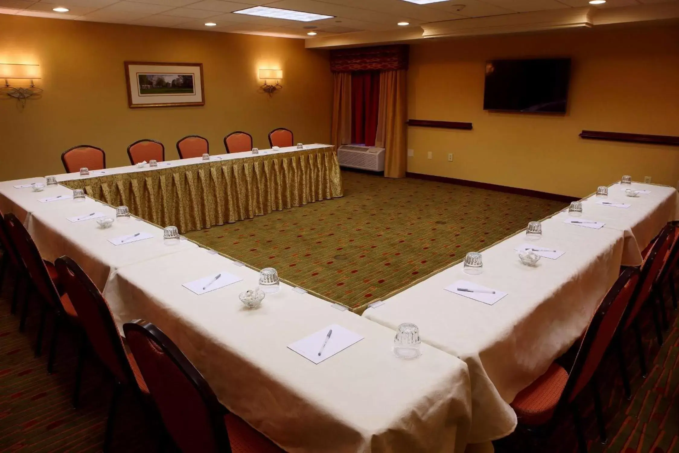 Meeting/conference room in Hampton Inn & Suites Charlottesville at the University