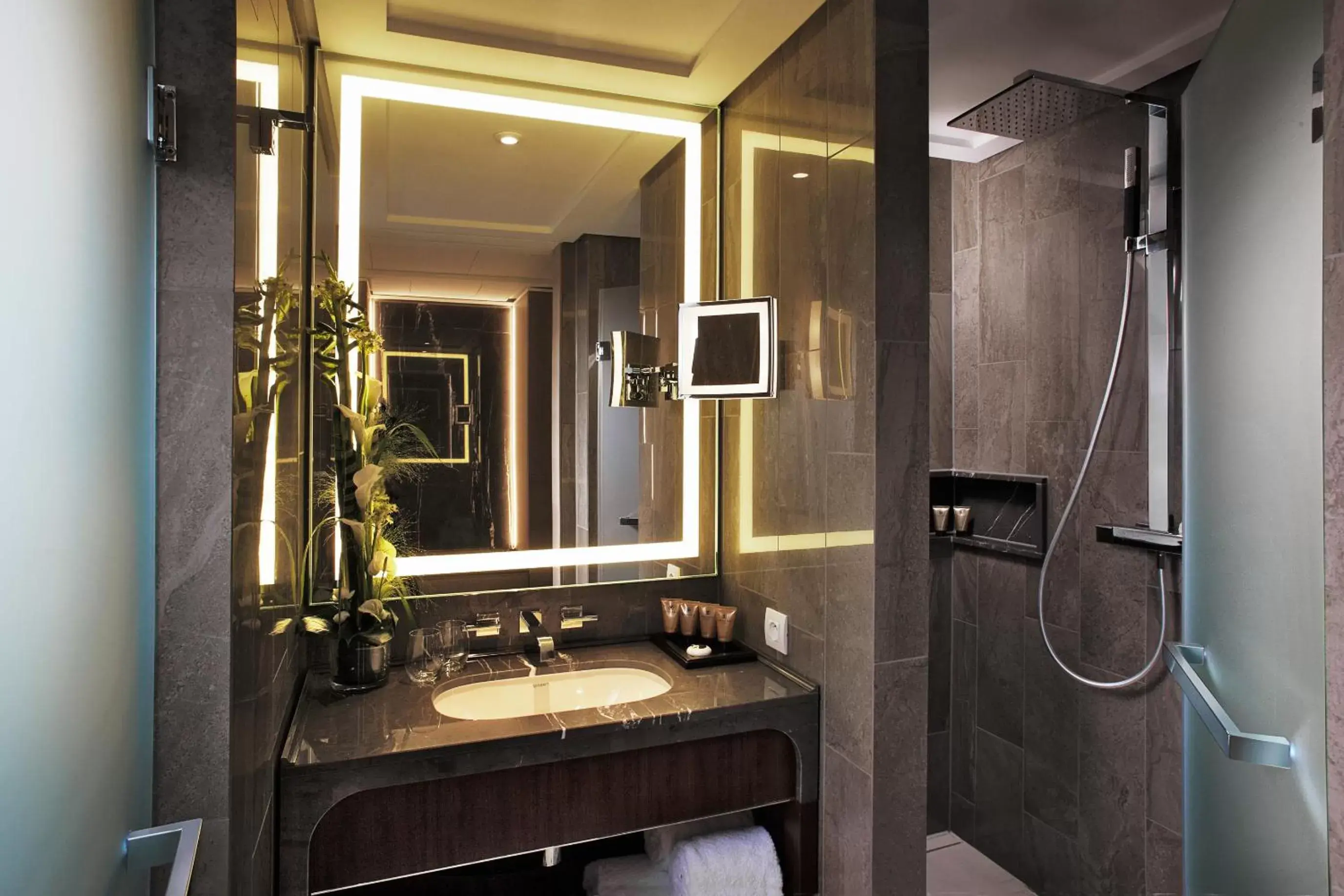 Bathroom in Tangla Hotel Brussels