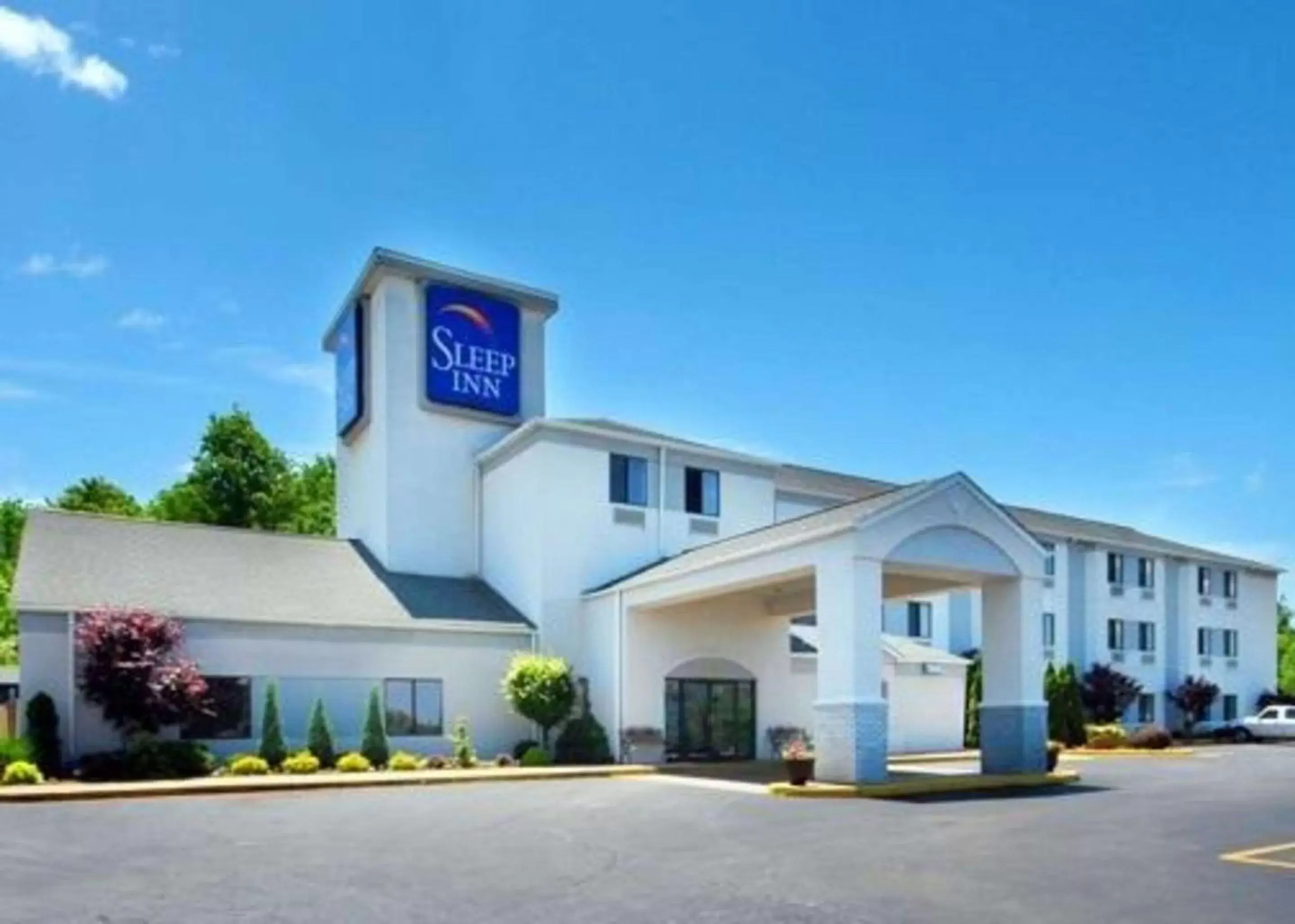 Property Building in Sleep Inn Austintown