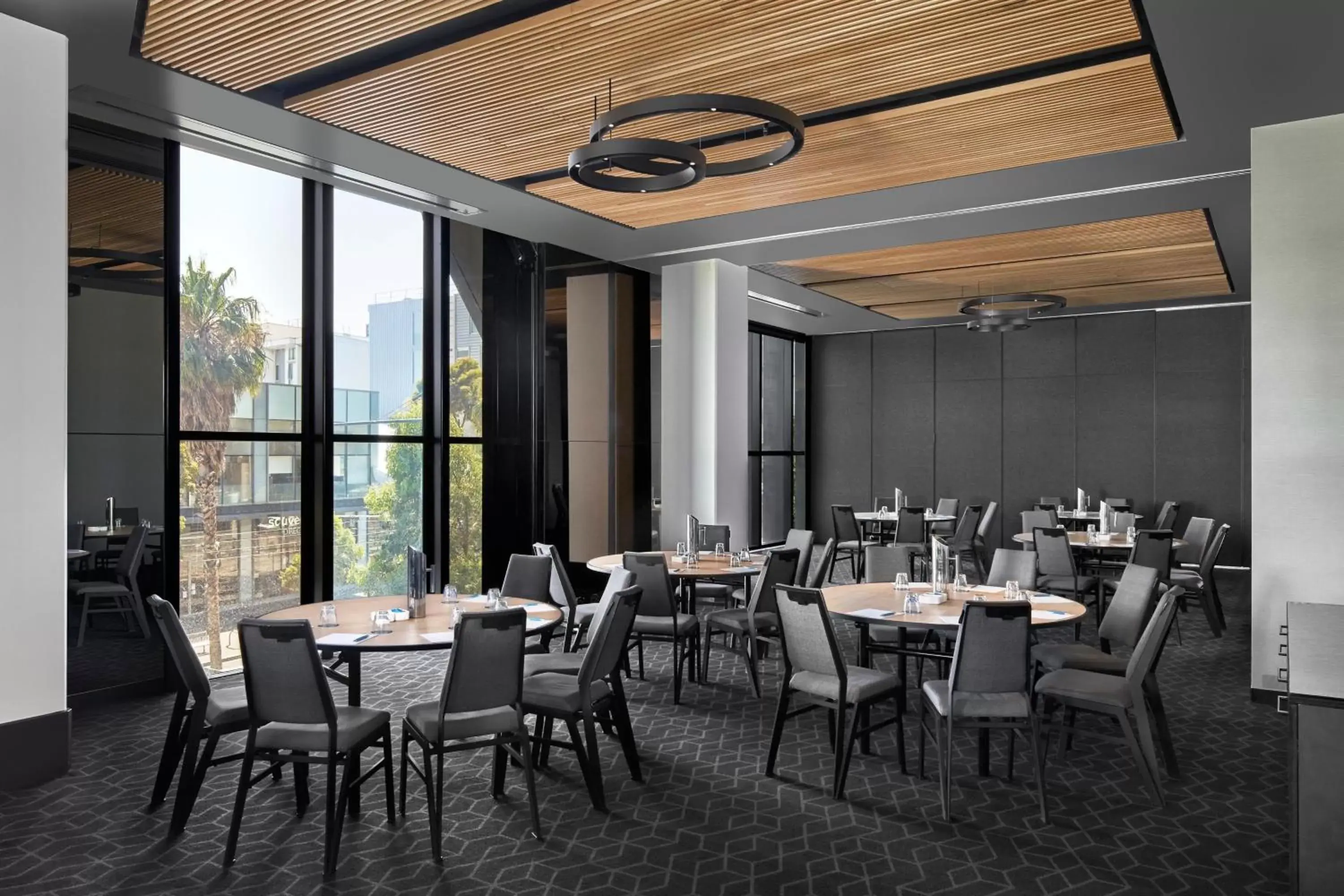 Meeting/conference room, Restaurant/Places to Eat in Four Points by Sheraton Melbourne Docklands