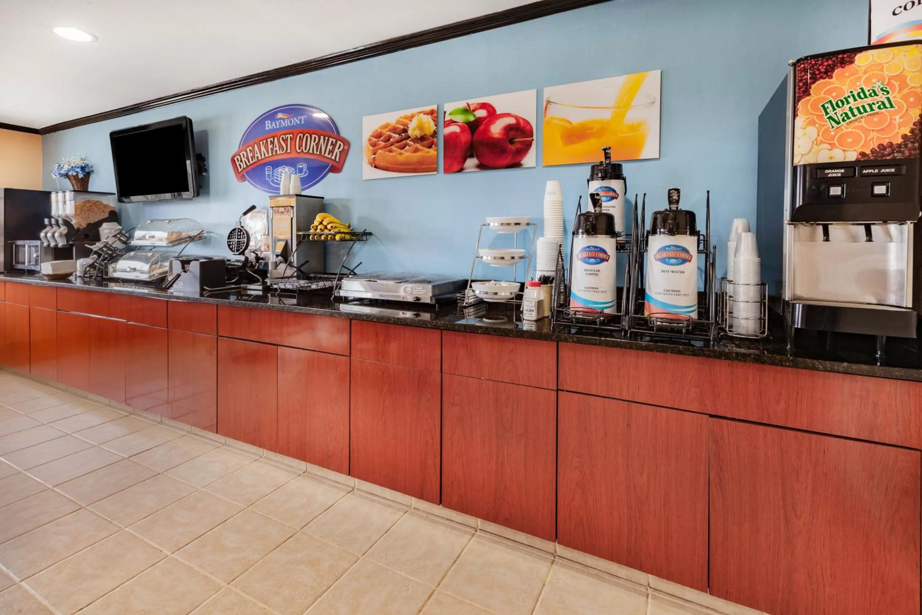 Buffet breakfast in Baymont by Wyndham Perrysburg-Toledo