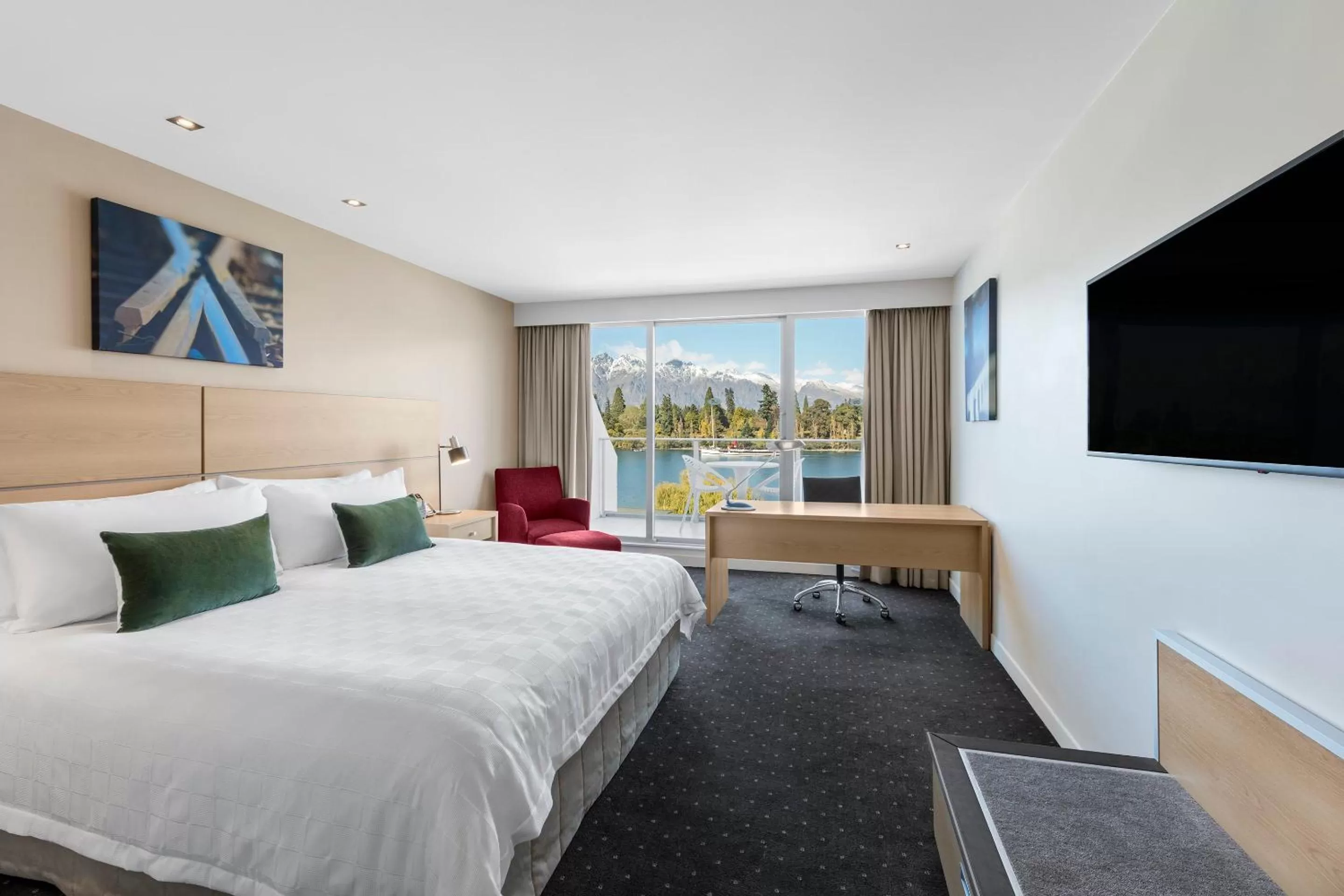 Photo of the whole room, Bed in Crowne Plaza Queenstown by IHG