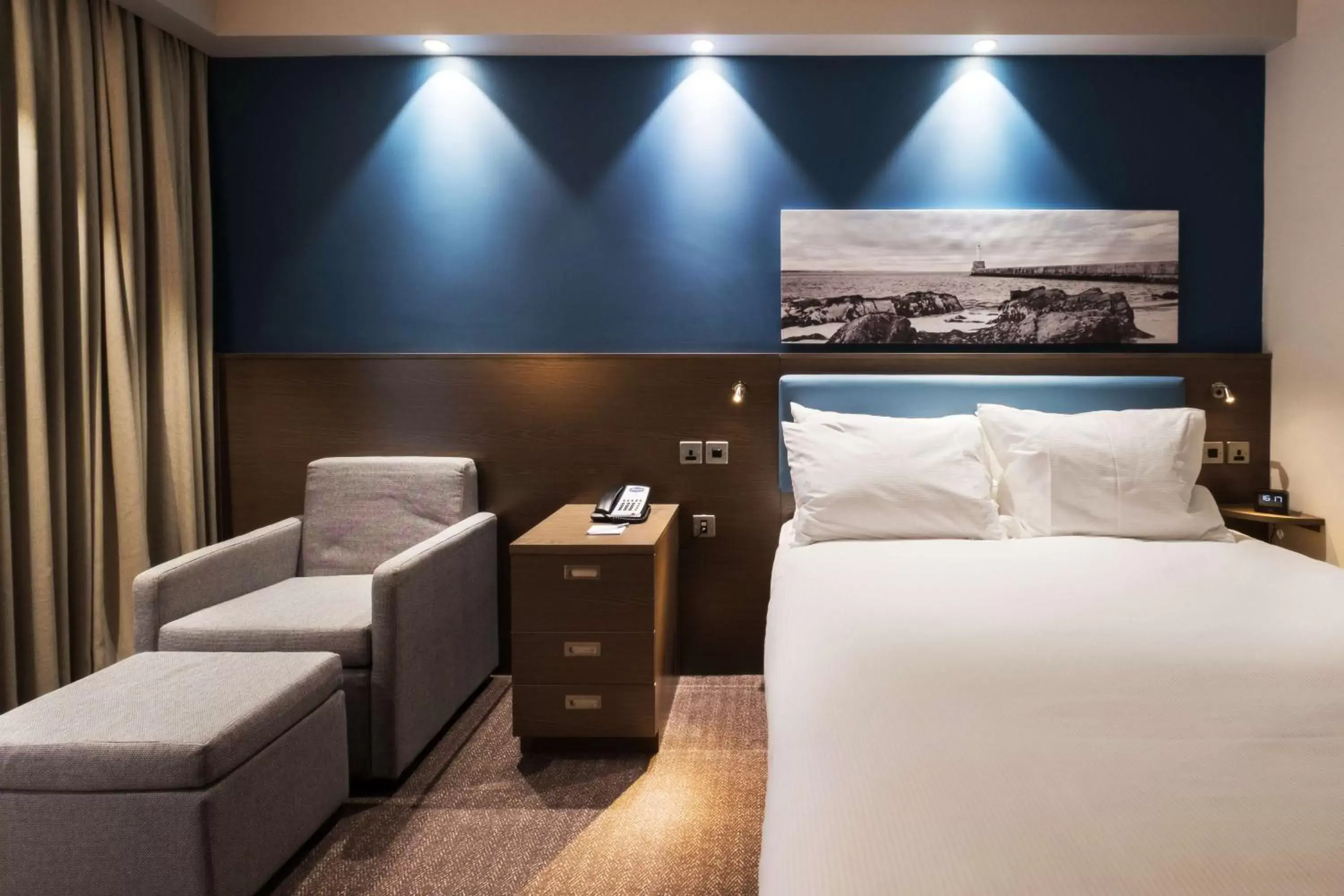 Bed in Hampton By Hilton Aberdeen Airport