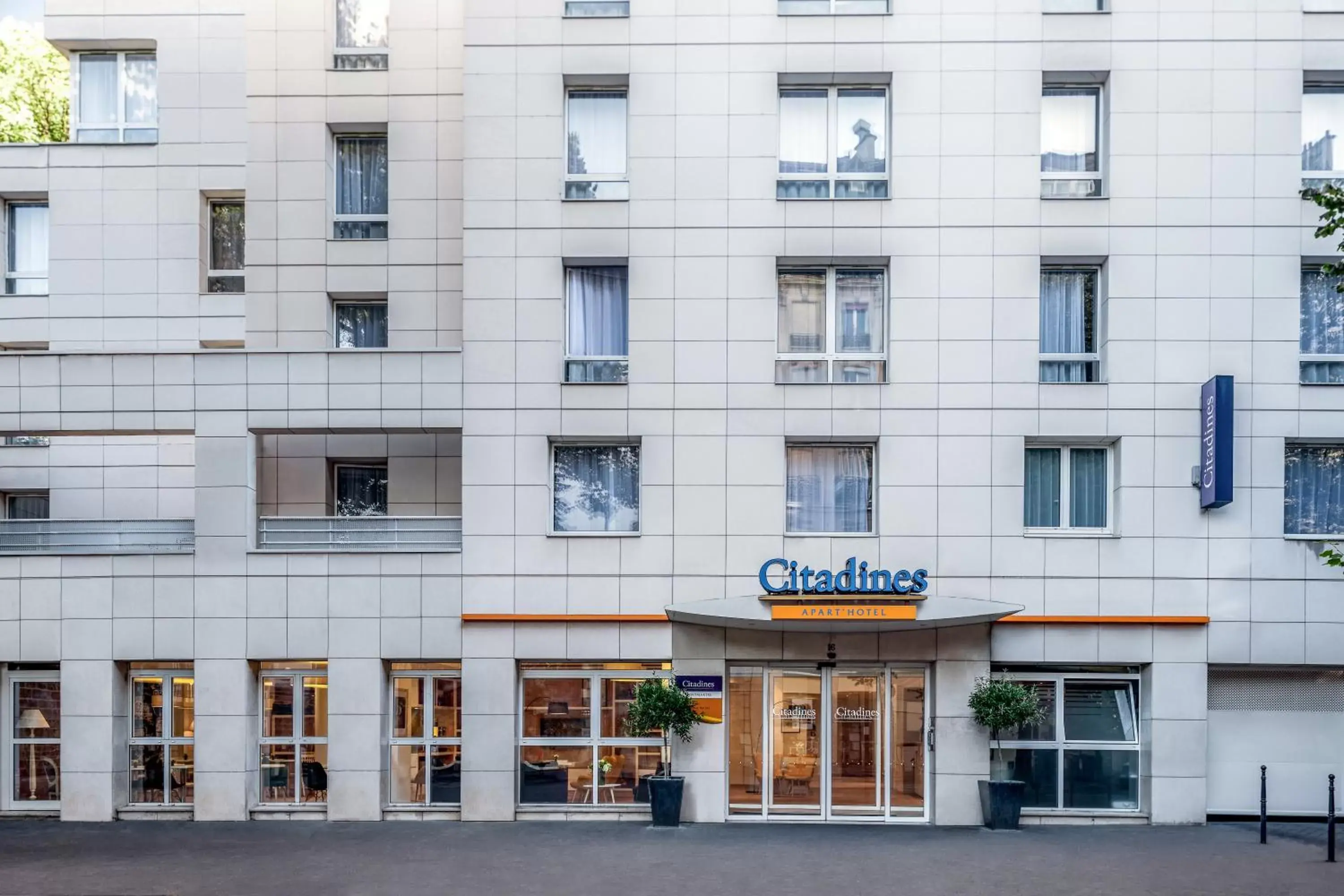 Property building in Citadines Montmartre Paris Property building in Citadines Montmartre Paris