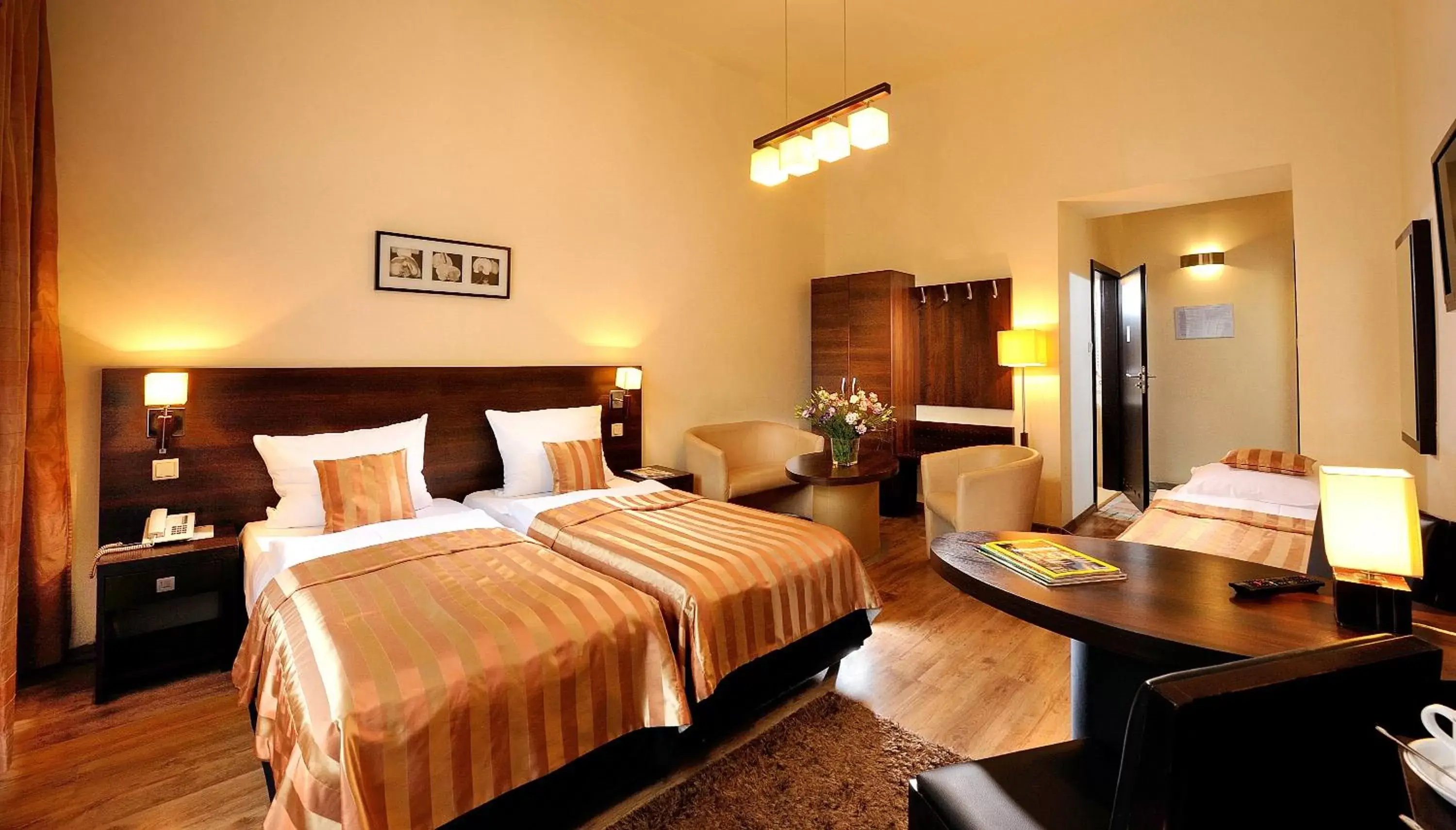 Photo of the whole room, Bed in Spatz Aparthotel Photo of the whole room, Bed in Spatz Aparthotel