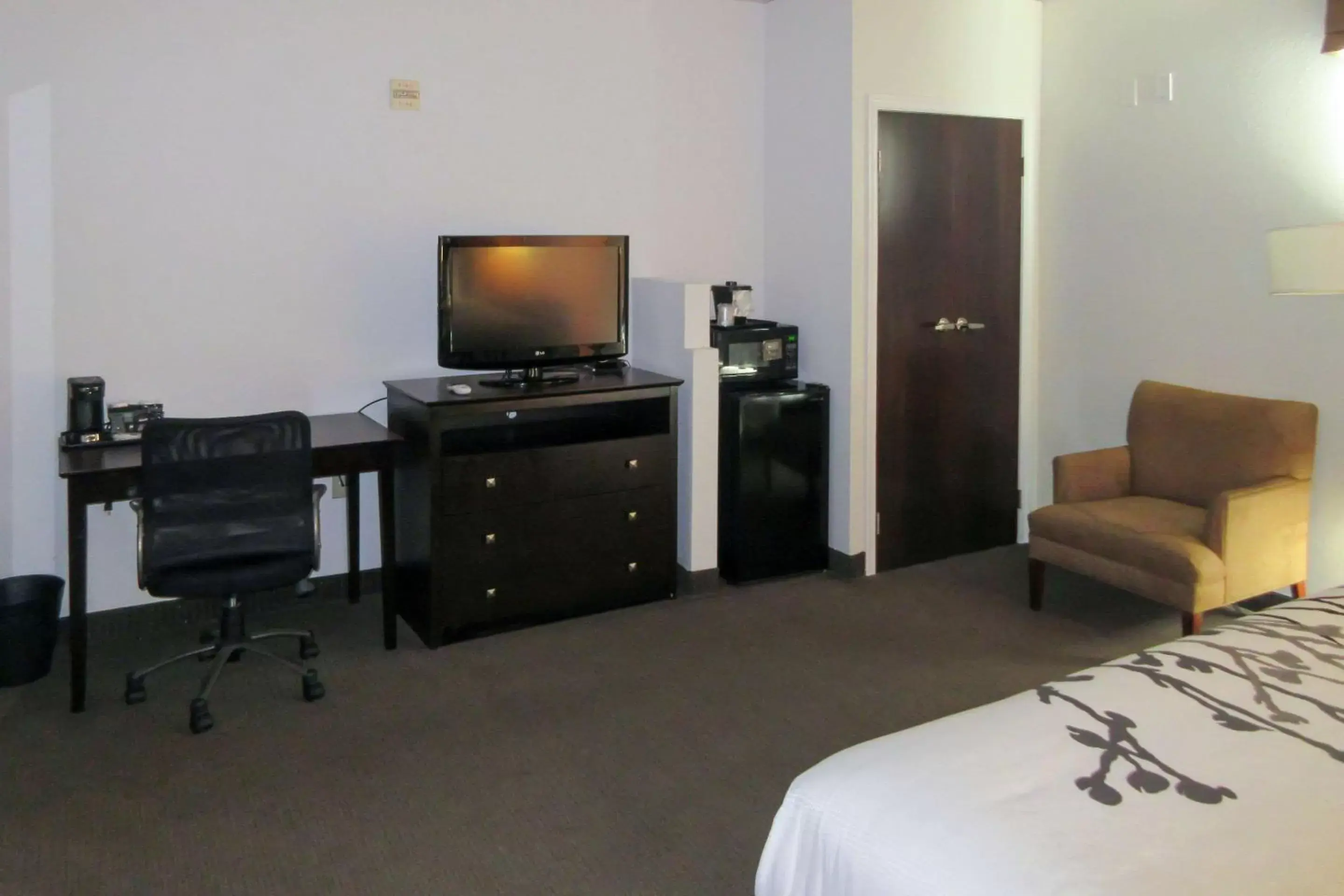 Photo of the whole room, TV/Entertainment Center in Sleep Inn & Suites Dania Beach