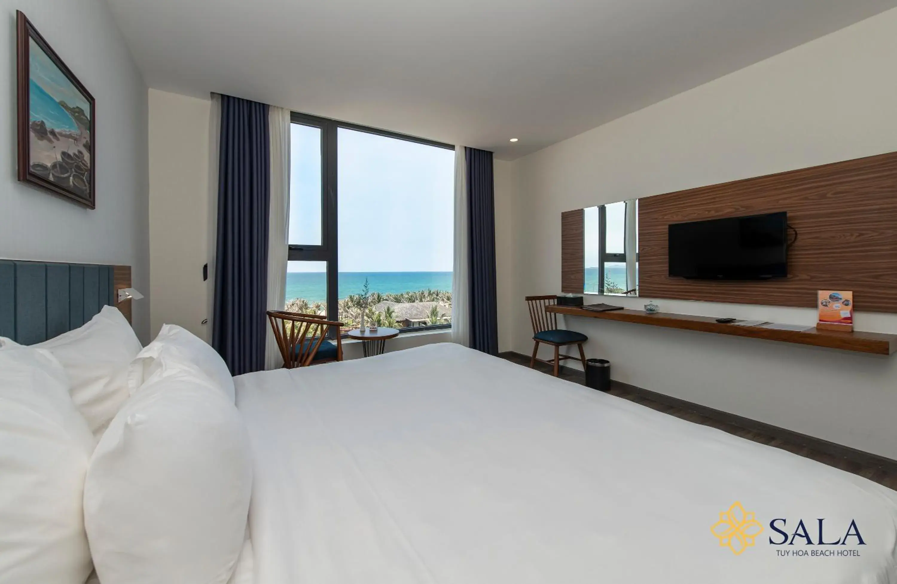 Deluxe Double or Twin Room with Sea View in Sala Tuy Hoa Beach Hotel