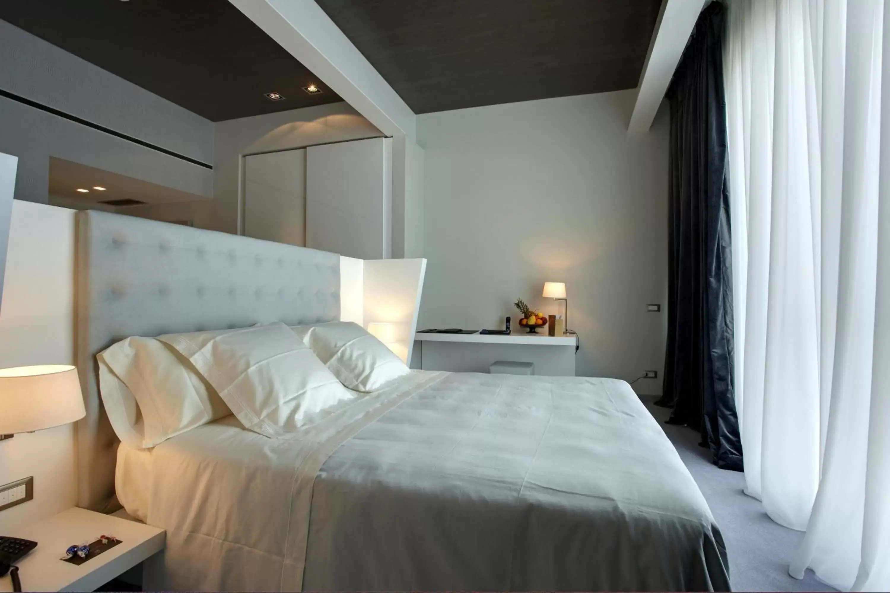 Photo of the whole room, Bed in Devero Hotel BW Signature Collection