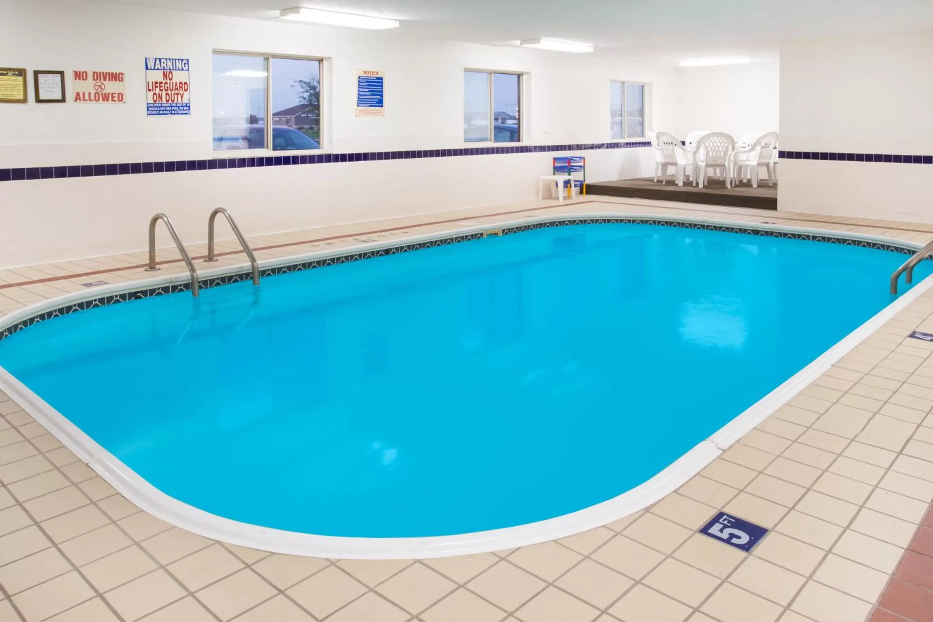 Activities, Swimming Pool in Super 8 by Wyndham Monmouth IL