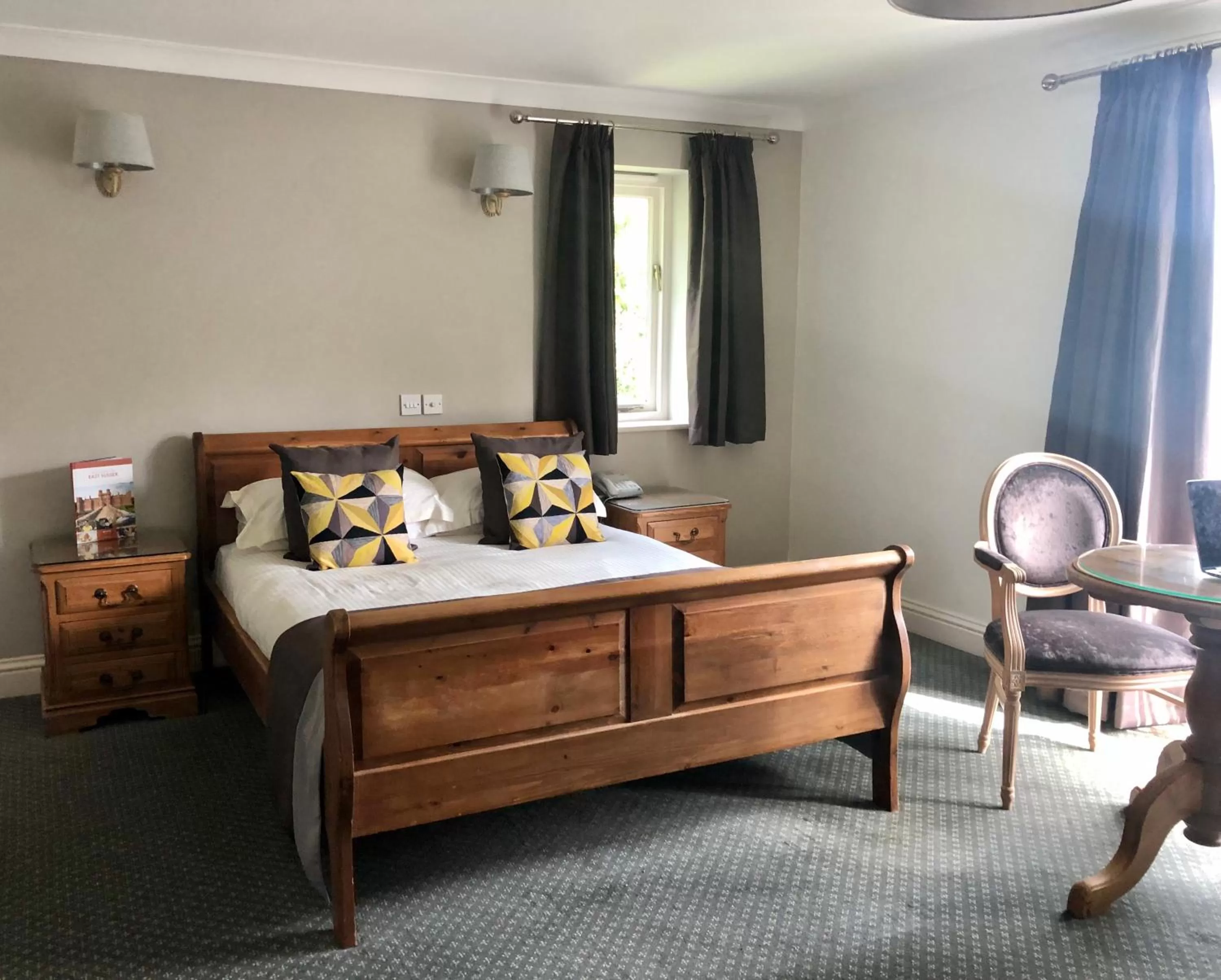 Photo of the whole room, Bed in Flackley Ash Country House Hotel