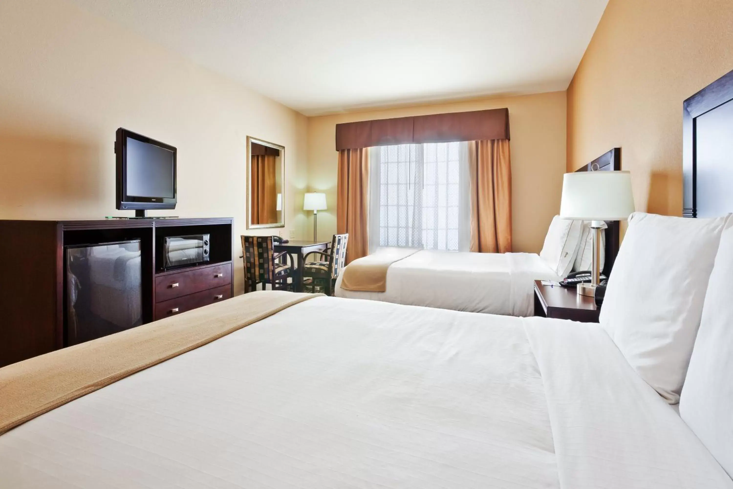 Photo of the whole room, Bed in Holiday Inn Express & Suites Clovis, an IHG Hotel