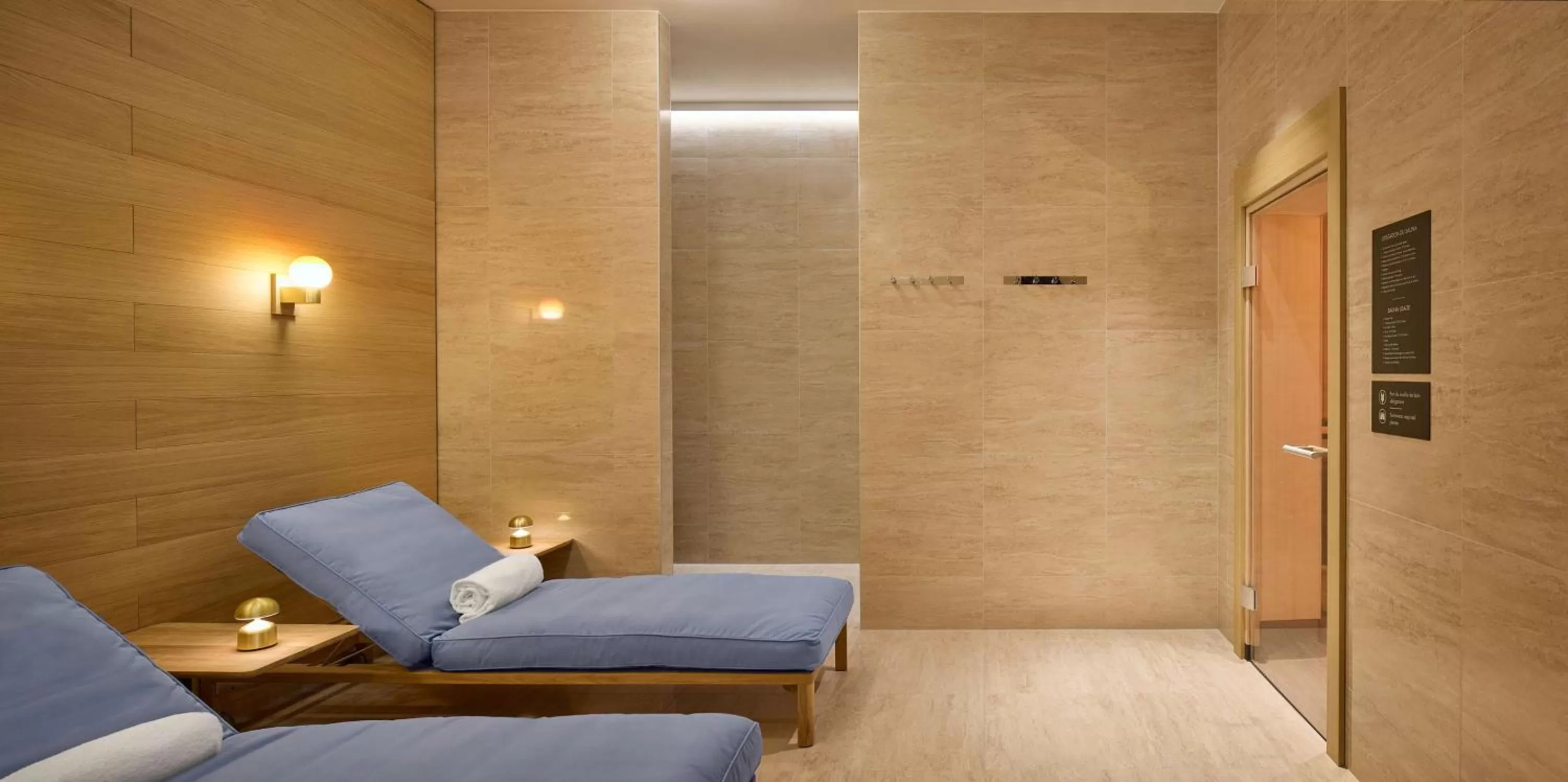 Shower in Adina Apartment Hotel Geneva