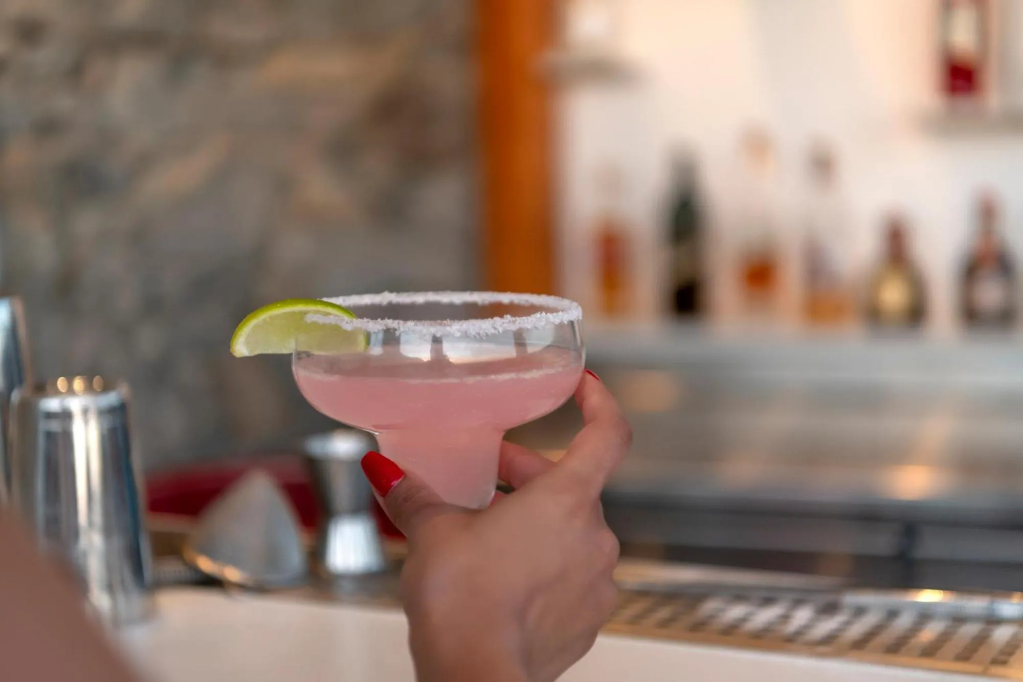 Food and drinks in Makis Place