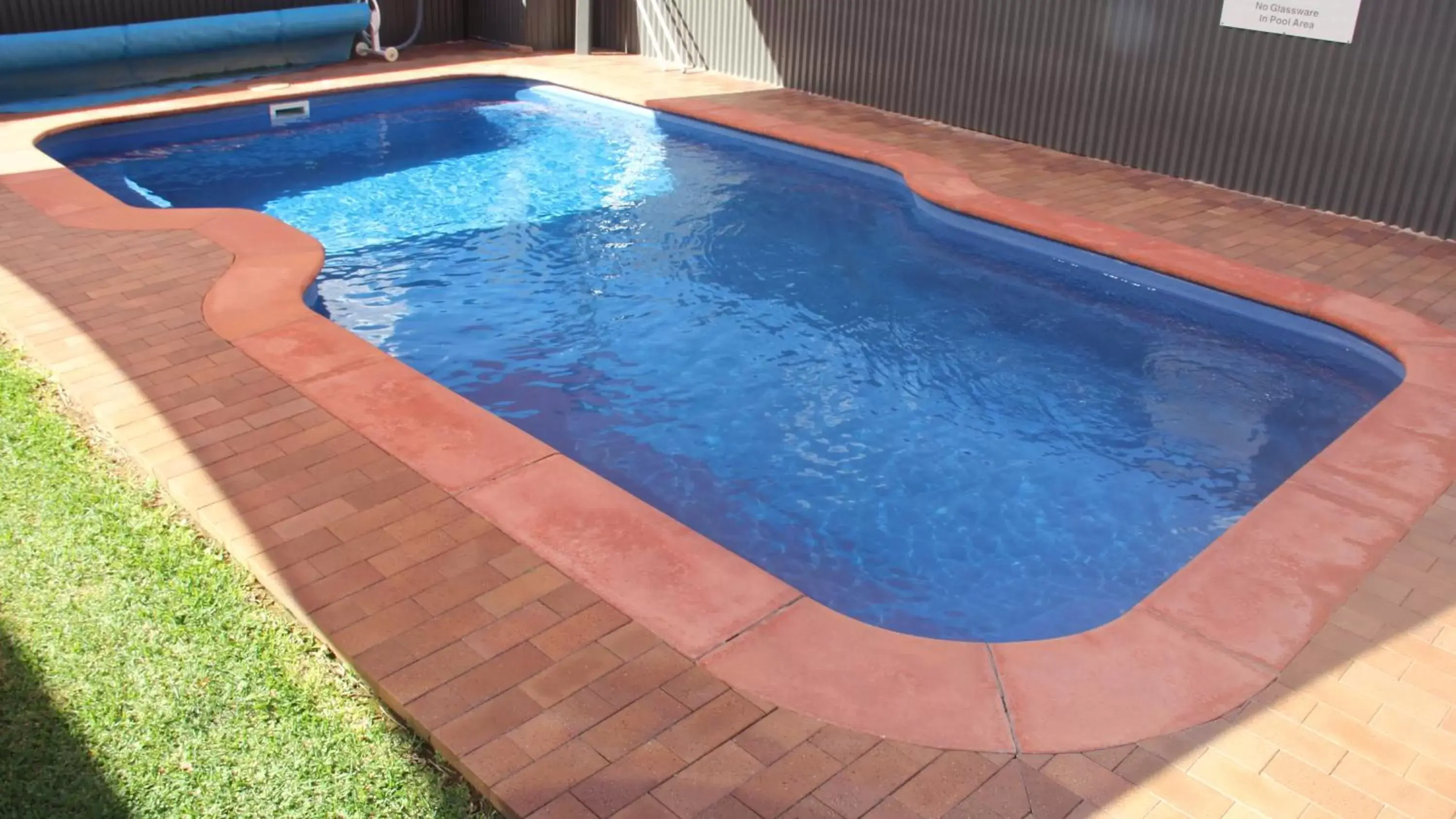 Swimming Pool in The Saltbush Motor Inn