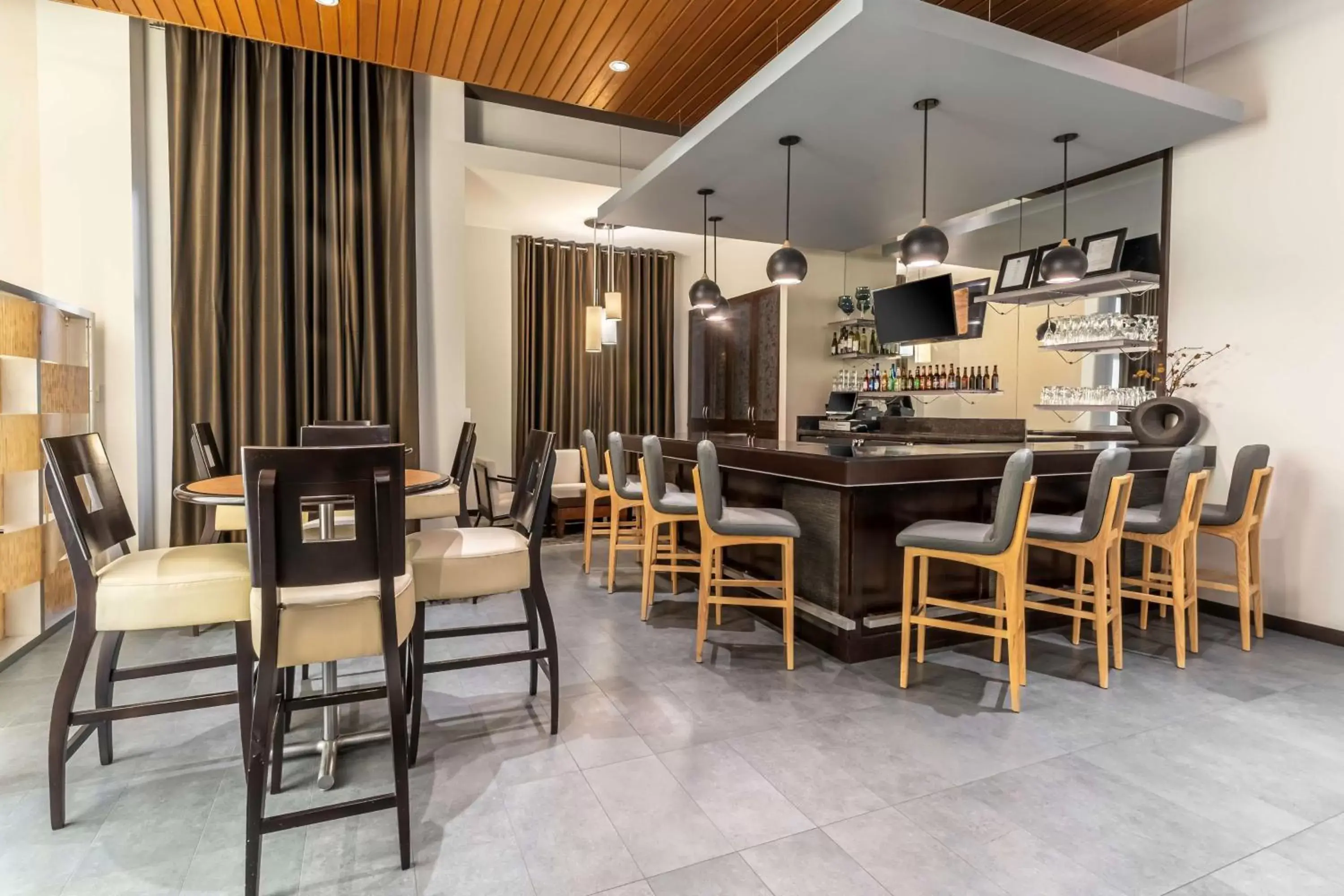 Lounge or bar, Restaurant/Places to Eat in Hyatt House Richmond - Short Pump