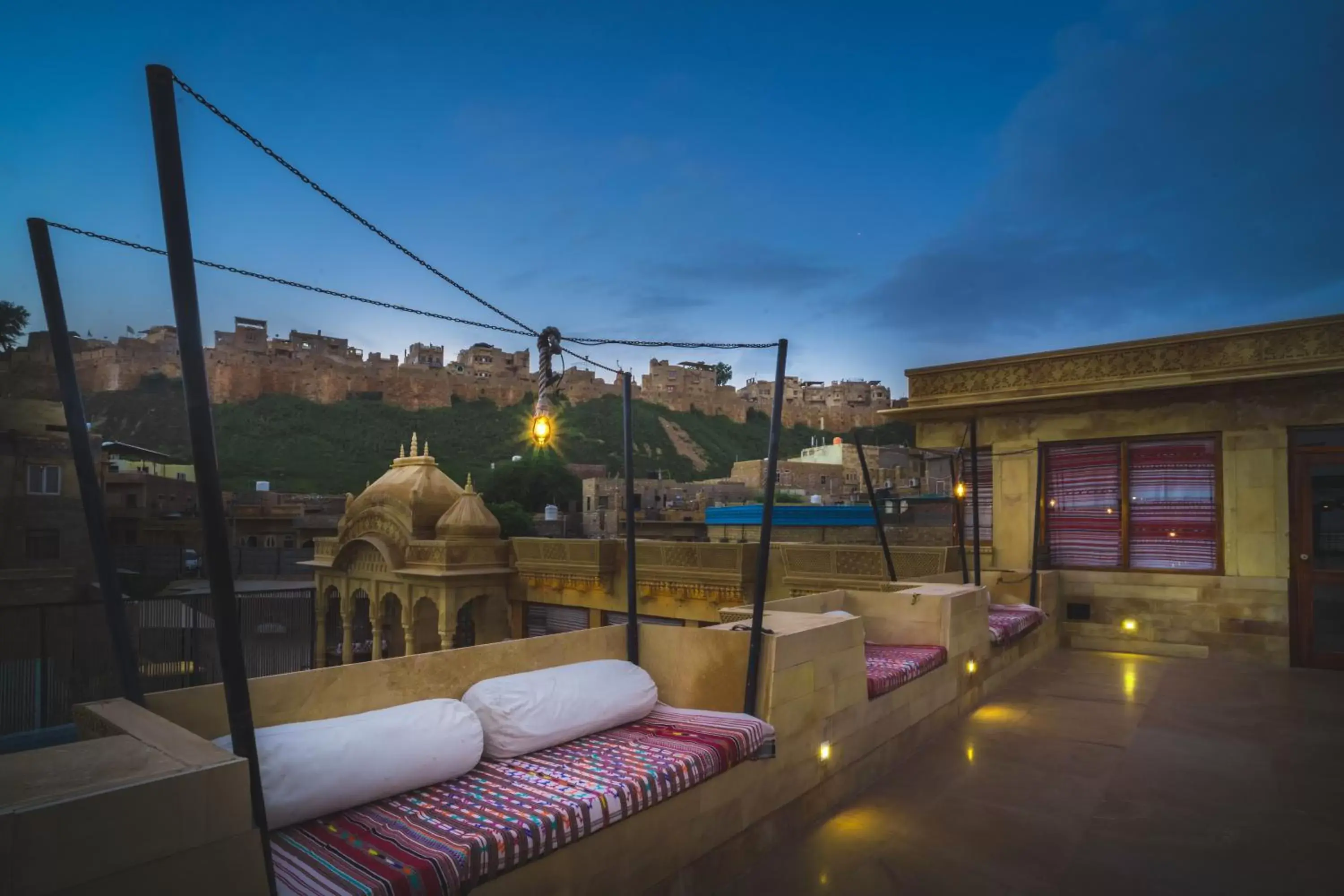 Restaurant/places to eat in Hotel Grand Khalifa Restaurant/places to eat in Hotel Grand Khalifa