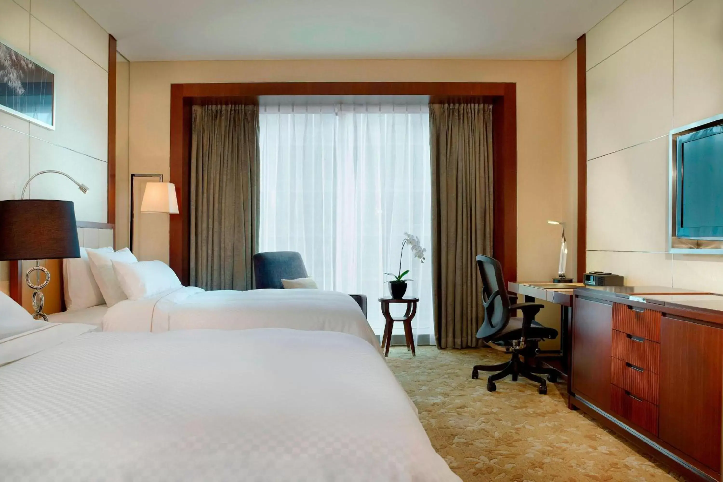 Photo of the whole room, Bed in The Westin Tianjin