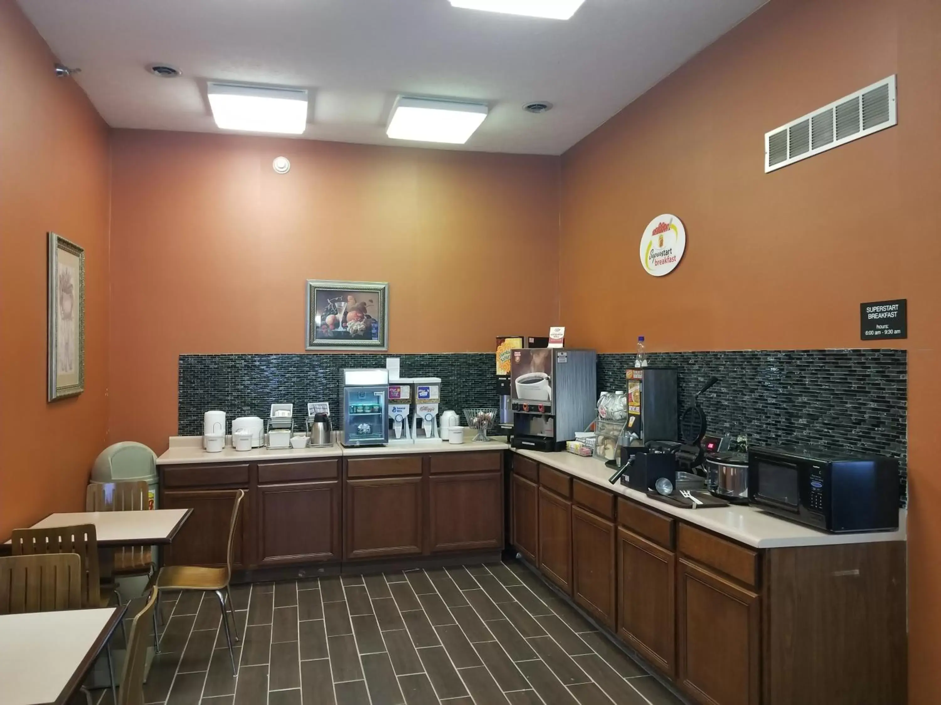 Food and drinks, Restaurant/Places to Eat in Super 8 by Wyndham Bellefontaine