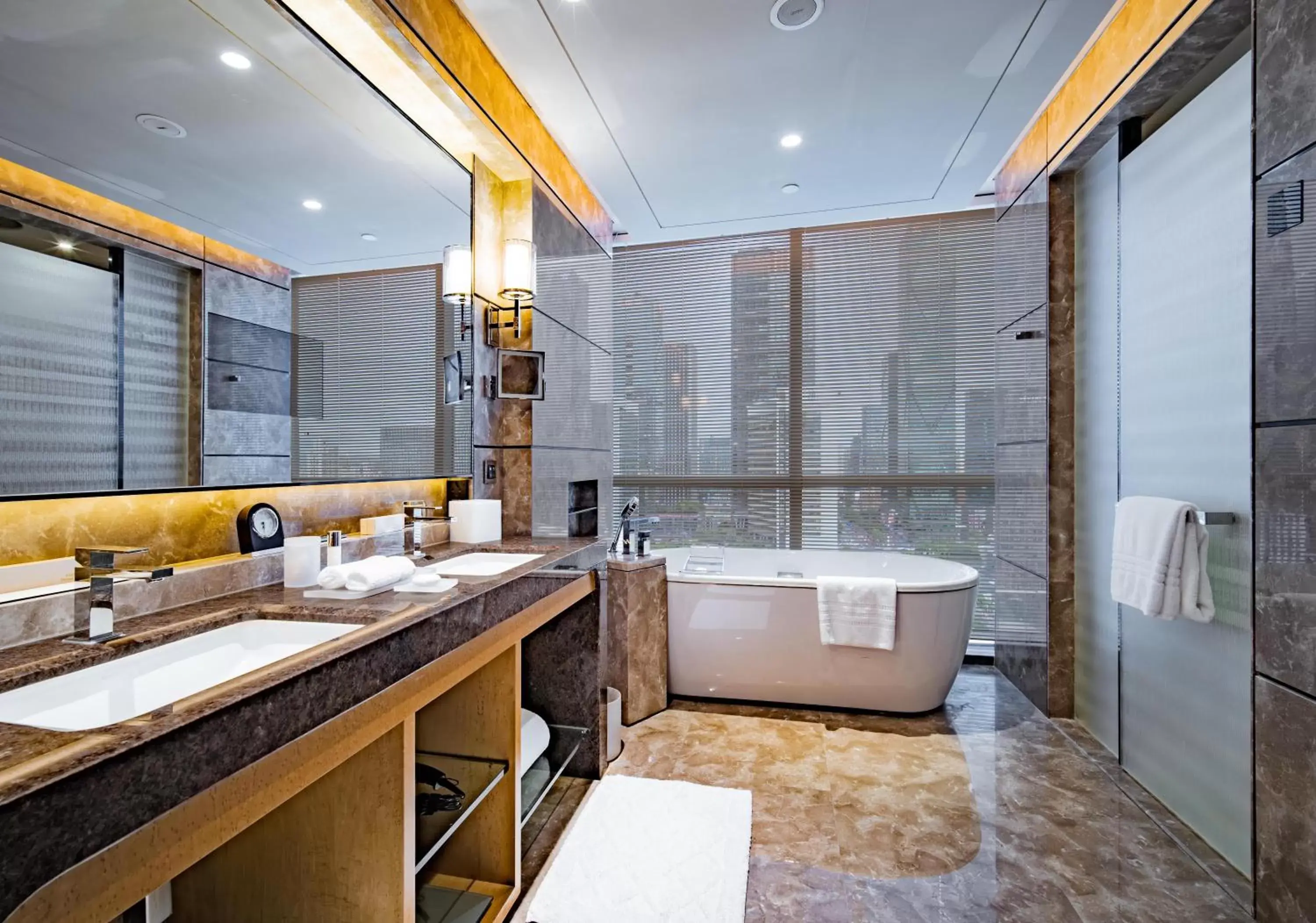 Bathroom in Four Seasons Hotel Shenzhen