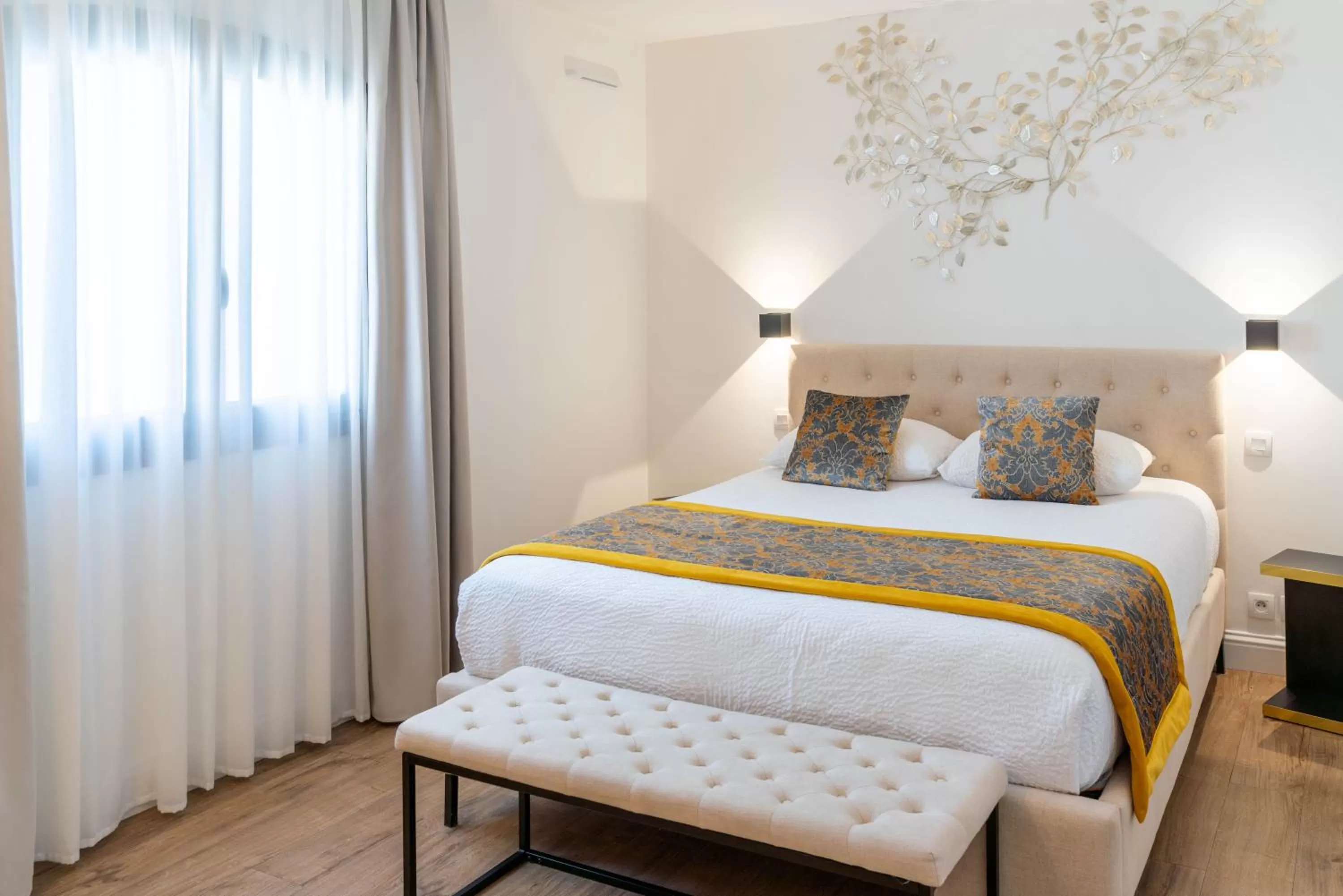 Photo of the whole room in Le Confidentiel Hôtel & SPA