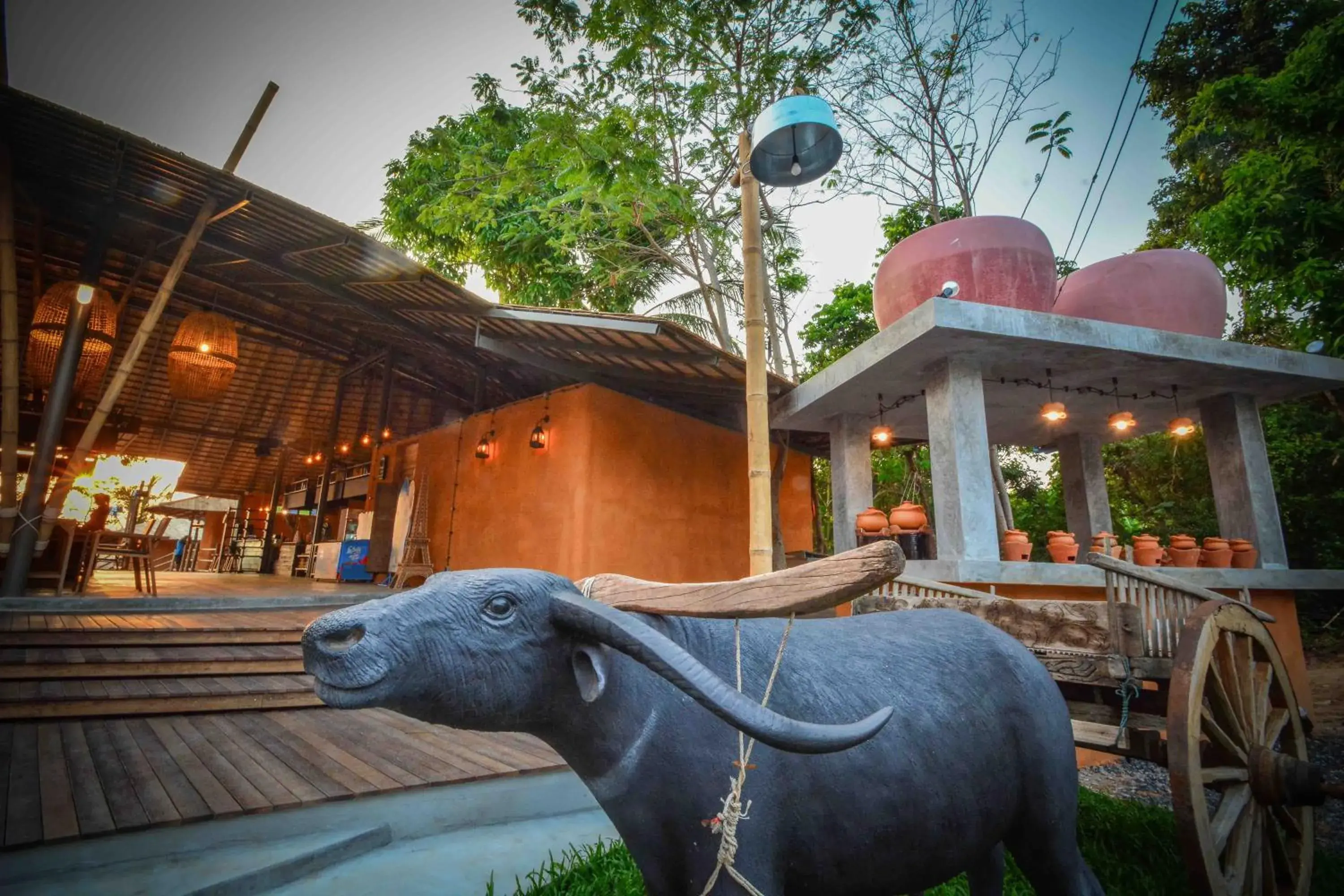 Restaurant/places to eat, Other Animals in The Mud - Eco Hotel