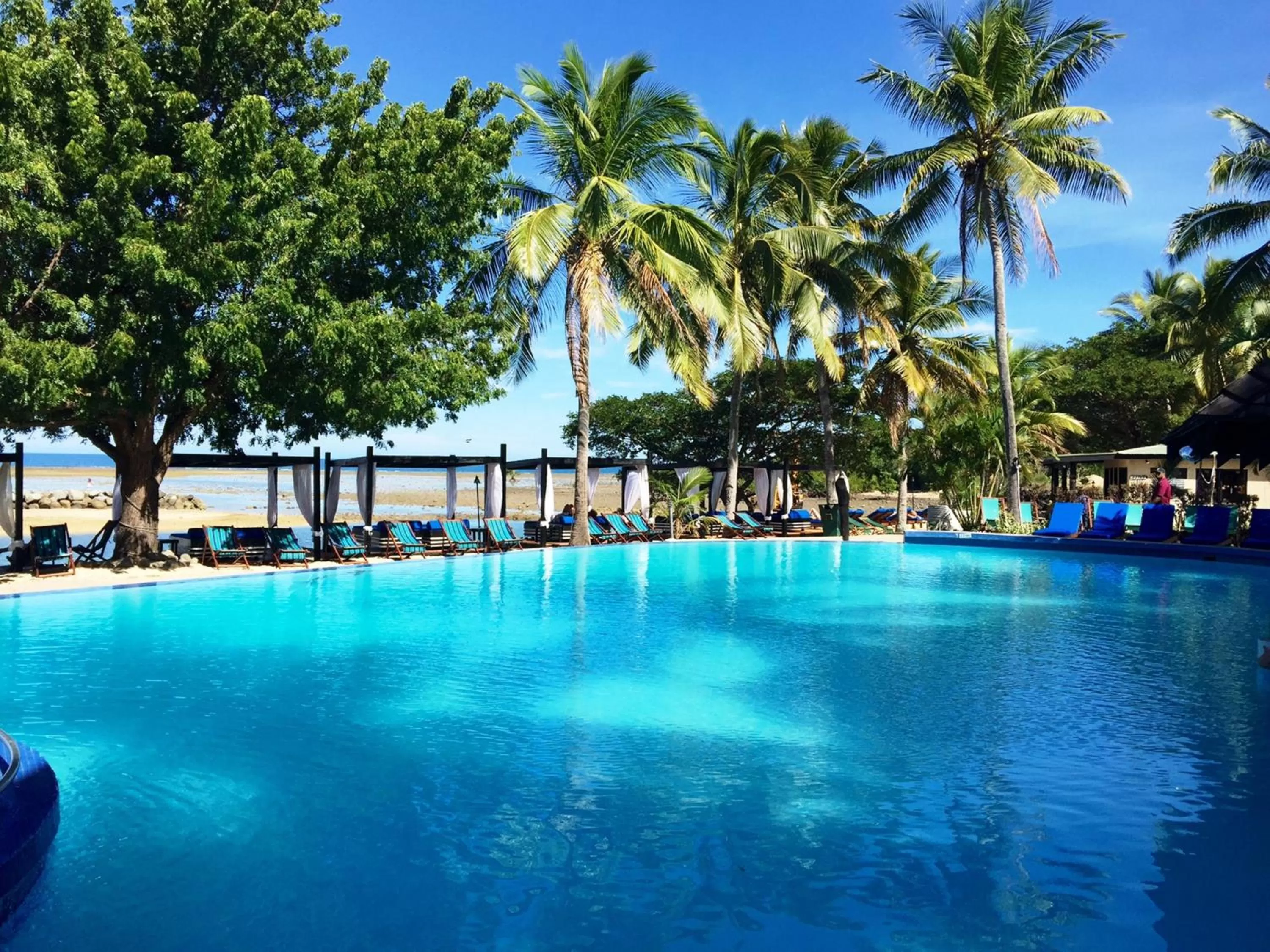 BBQ facilities, Swimming Pool in Anchorage Beach Resort