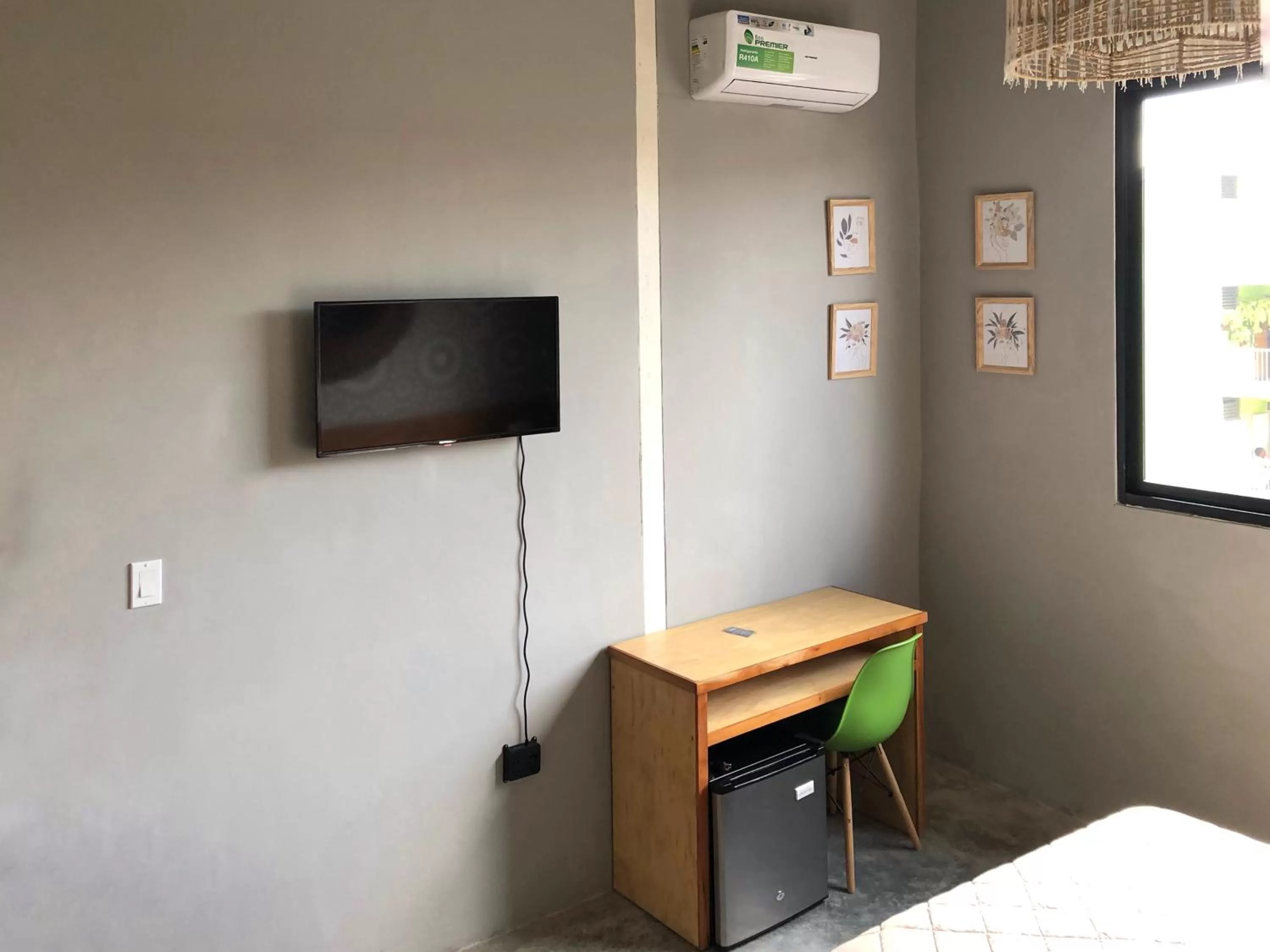 Bedroom, Bed in Canova