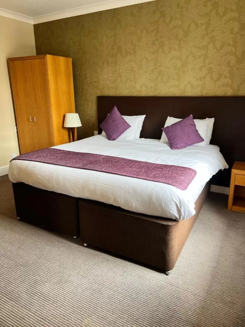 Bed in Manor Hotel by Greene King Inns Bed in Manor Hotel by Greene King Inns