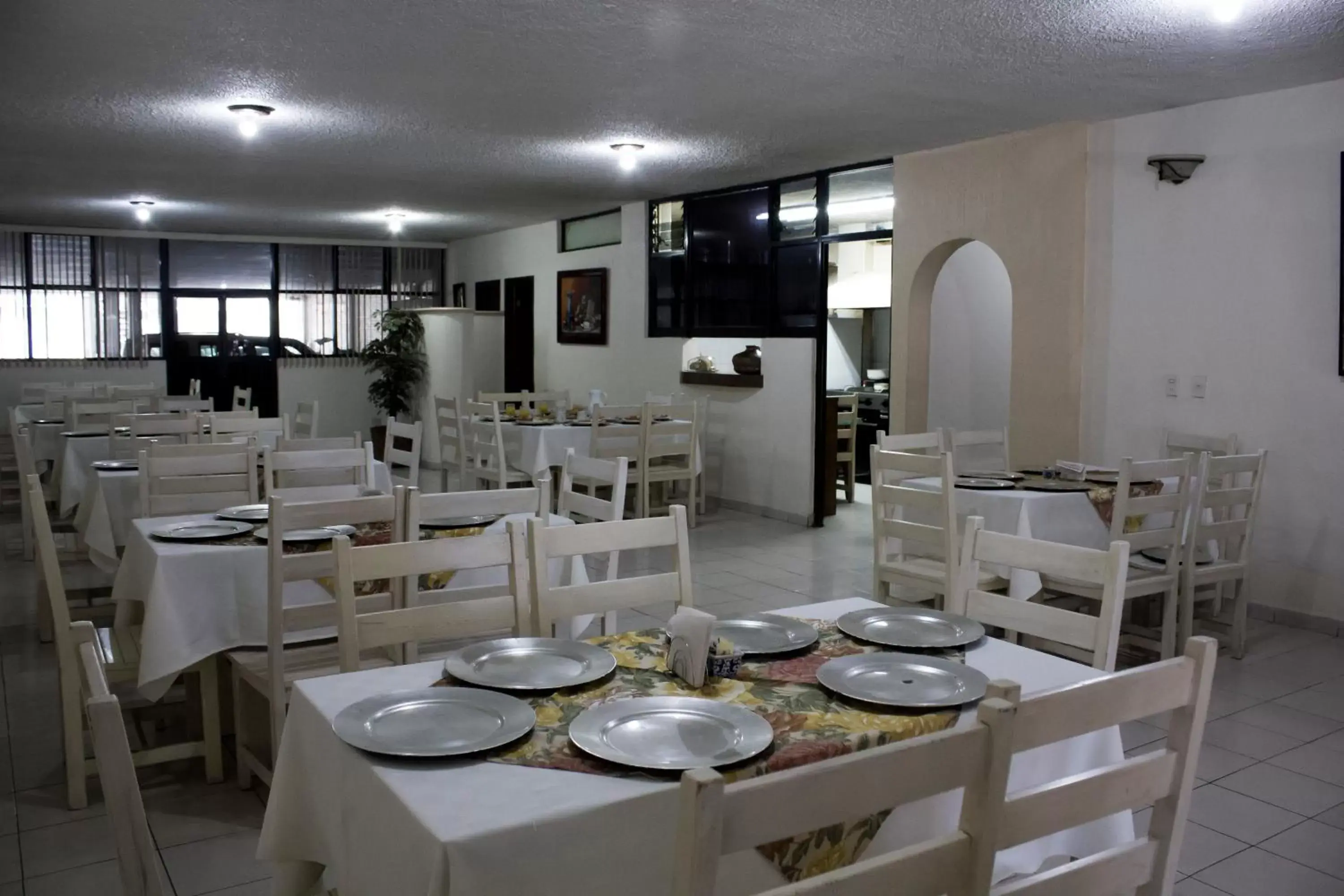 Restaurant/Places to Eat in HOTEL ROMO