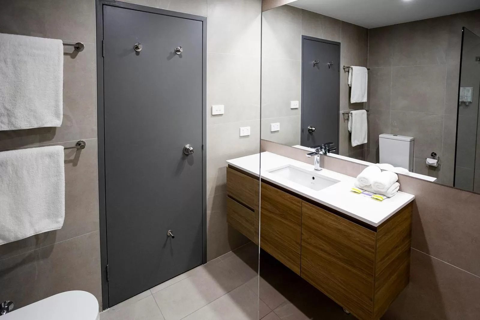 Bathroom in Mantra Bathurst