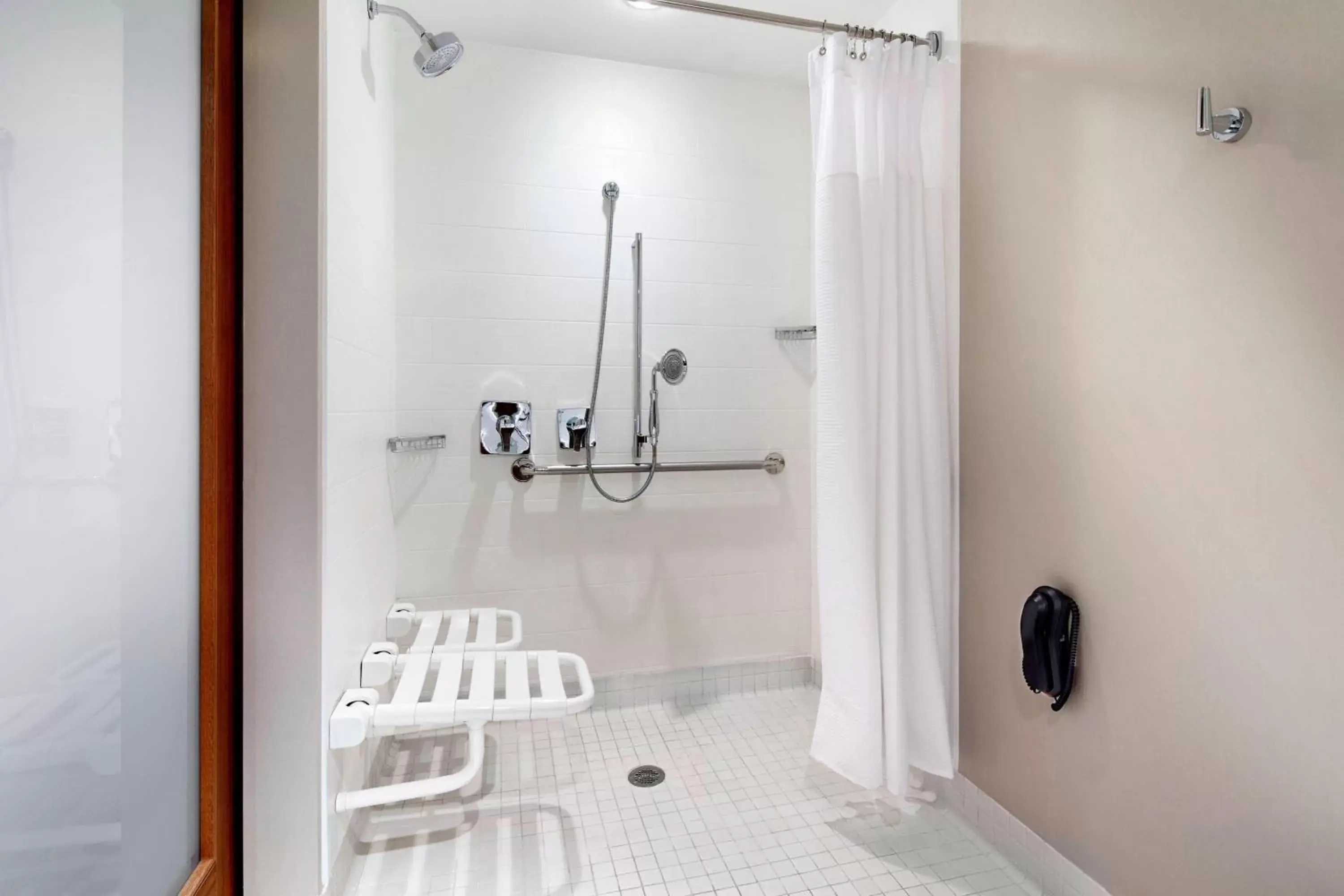 Bathroom in SpringHill Suites by Marriott Columbus OSU