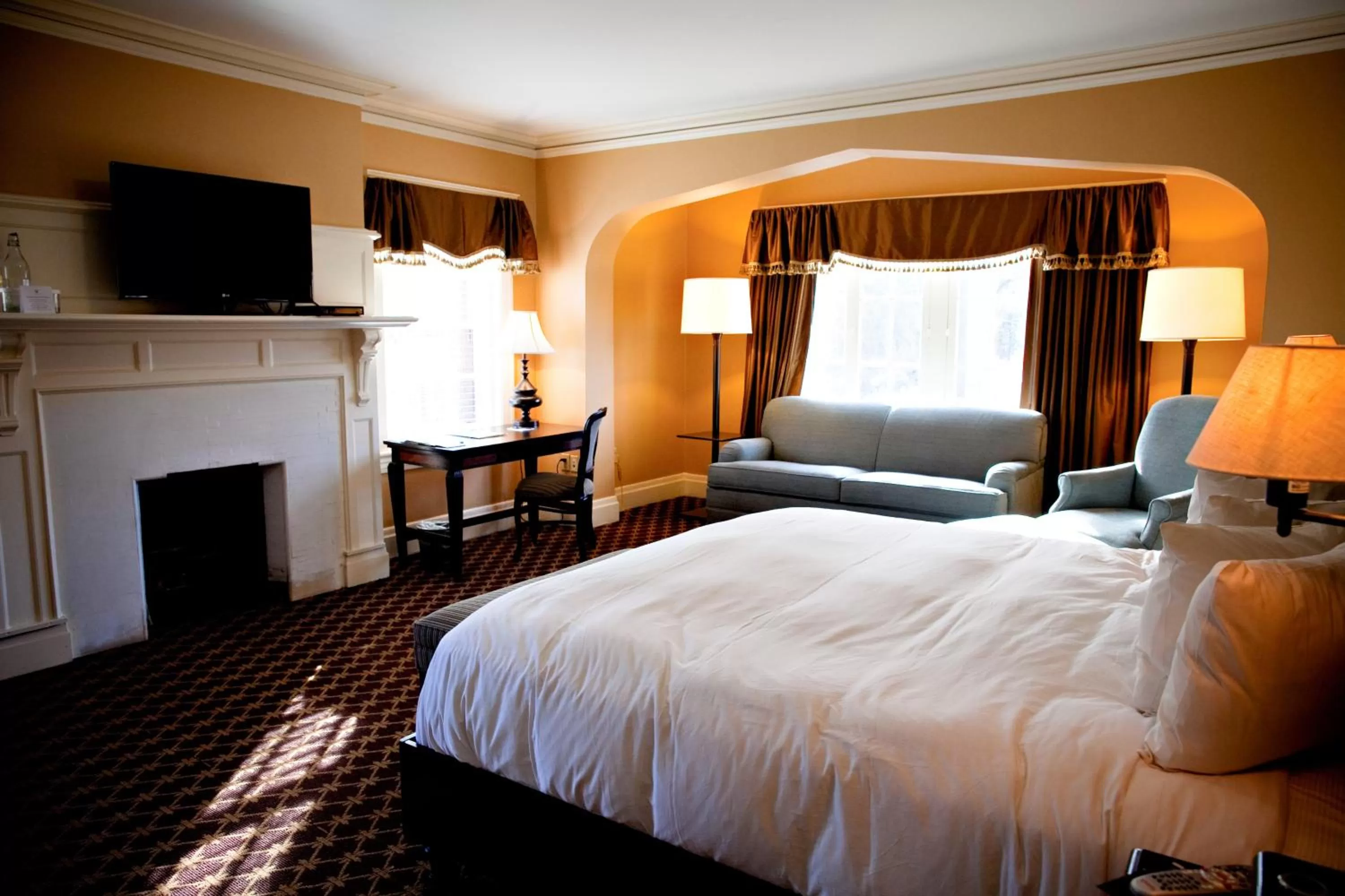 Day in Mansions on Fifth