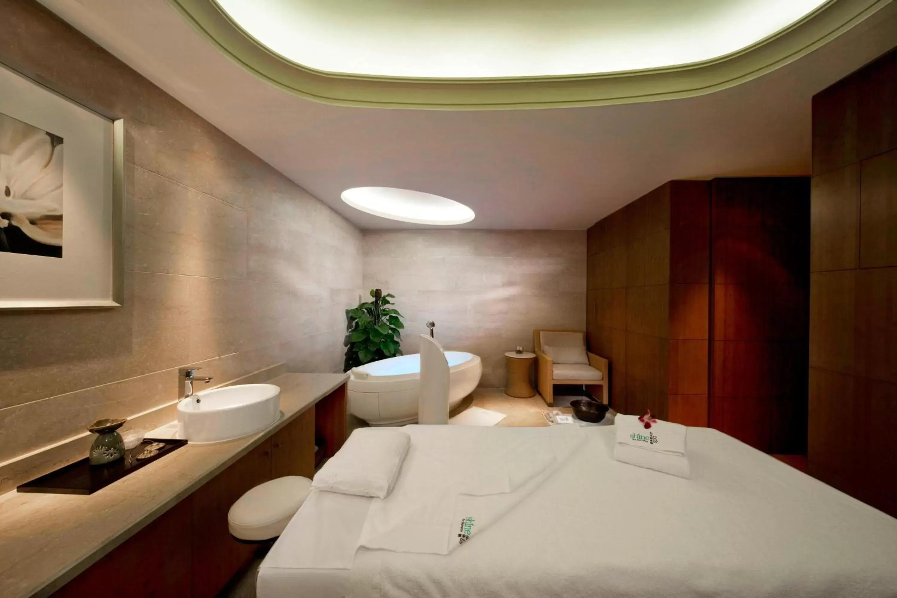 Spa and wellness centre/facilities, Bathroom in Sheraton Xi'an Hotel