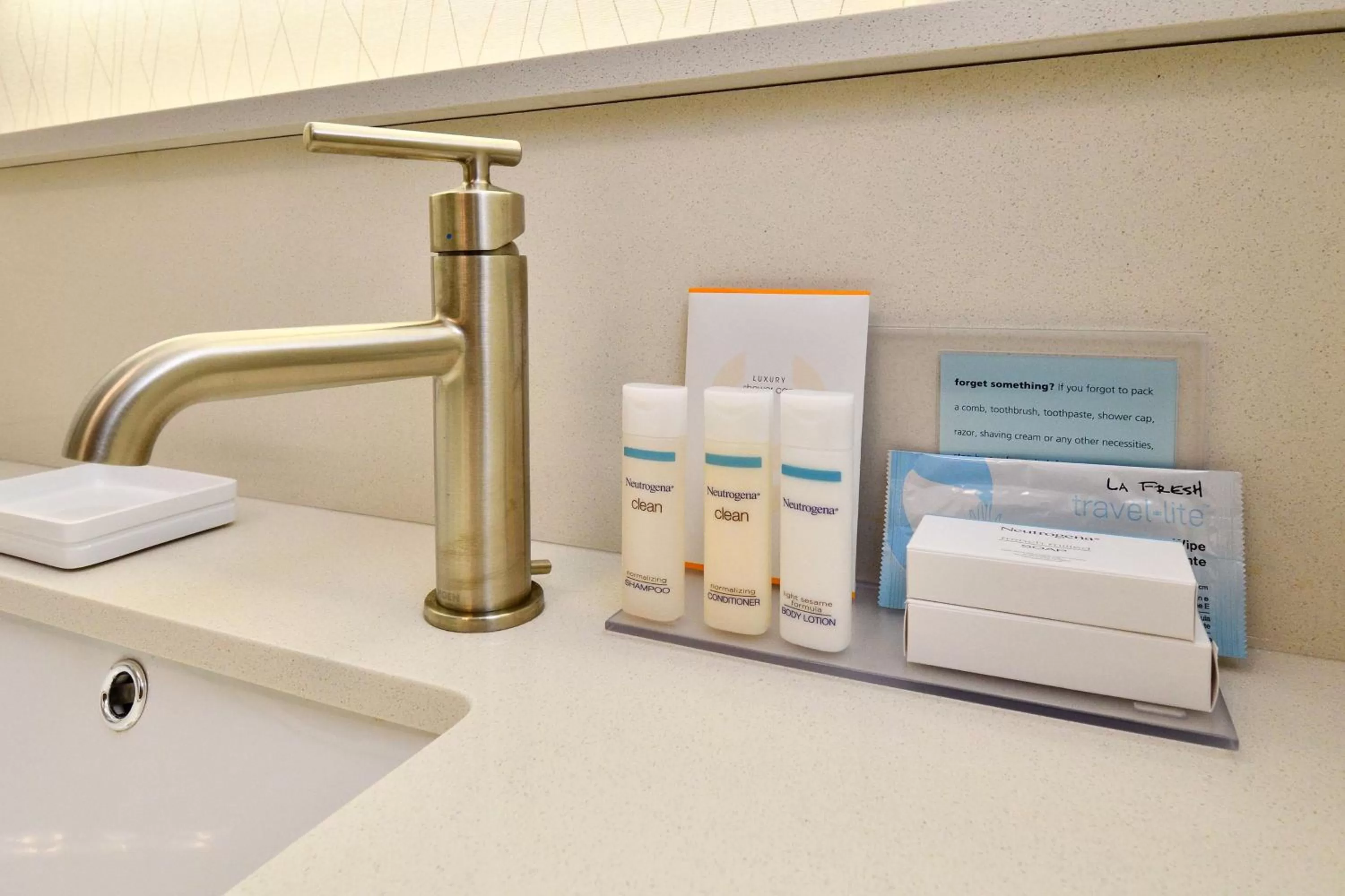 Bathroom in Hampton Inn Santee-I-95