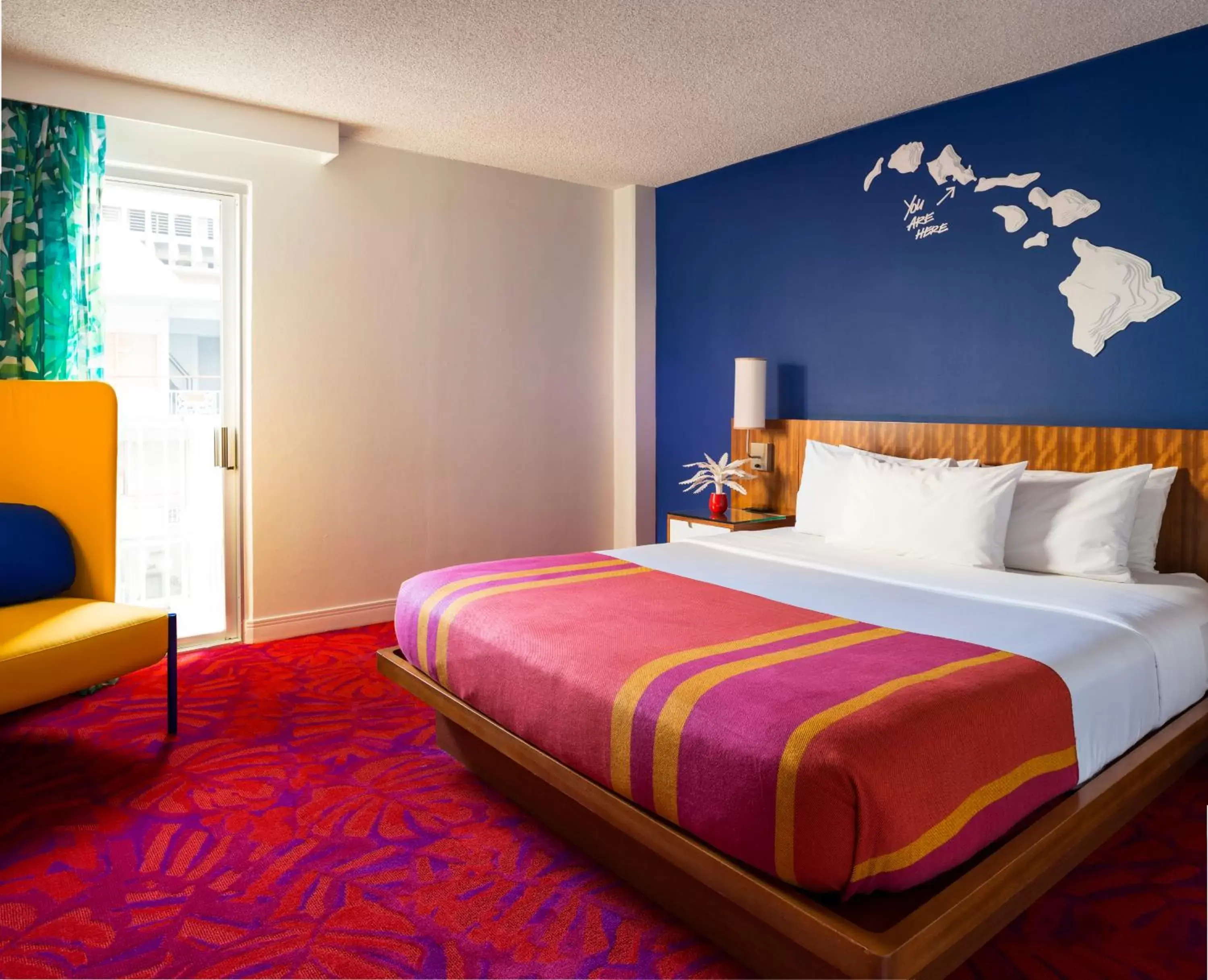 One King Bed in Shoreline Hotel Waikiki One King Bed in Shoreline Hotel Waikiki