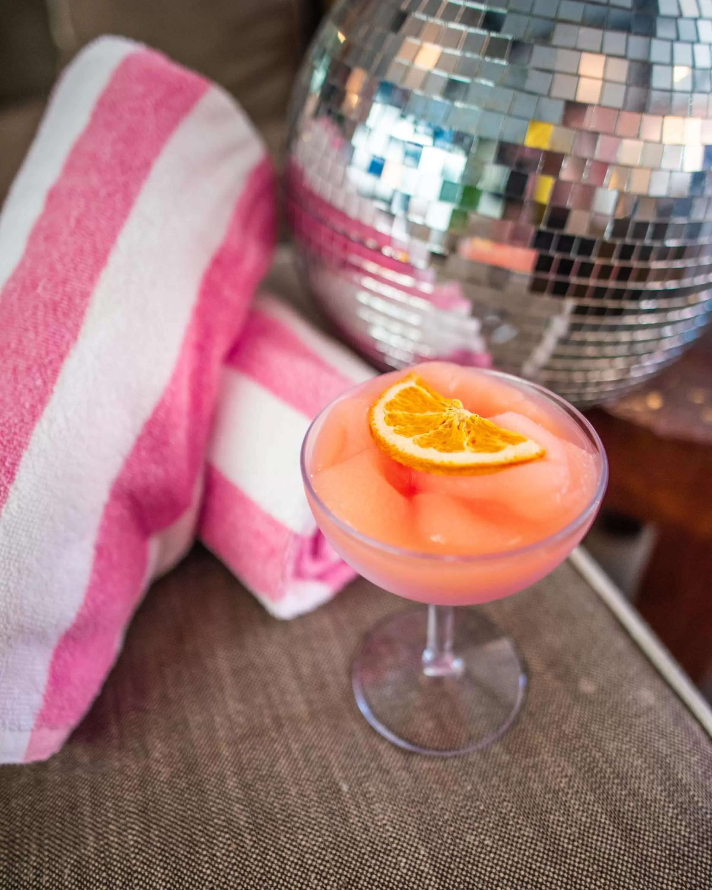 Lounge or bar in Virgin Hotels New Orleans