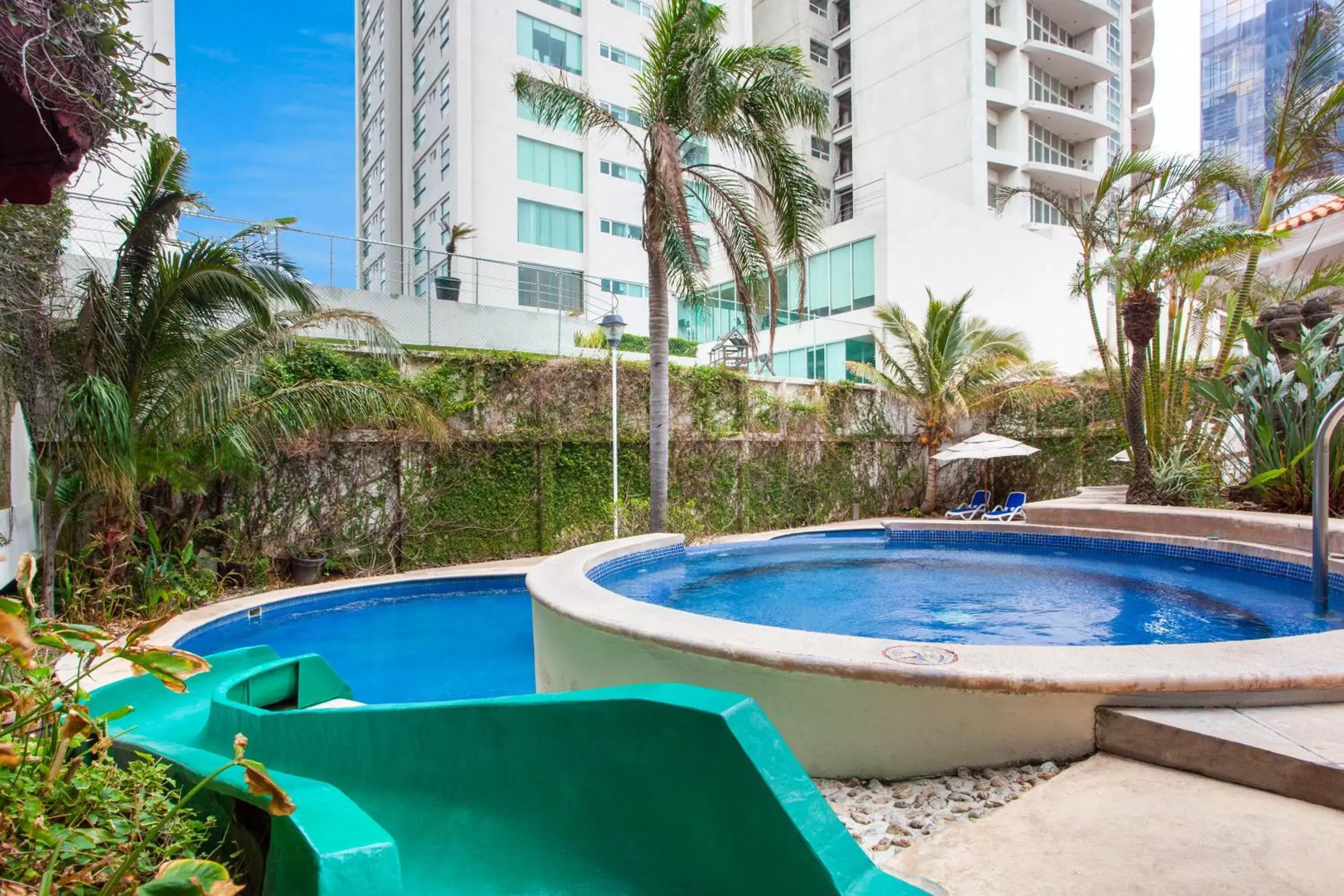 Swimming pool in Ramada Plaza by Wyndham Veracruz Boca del Rio