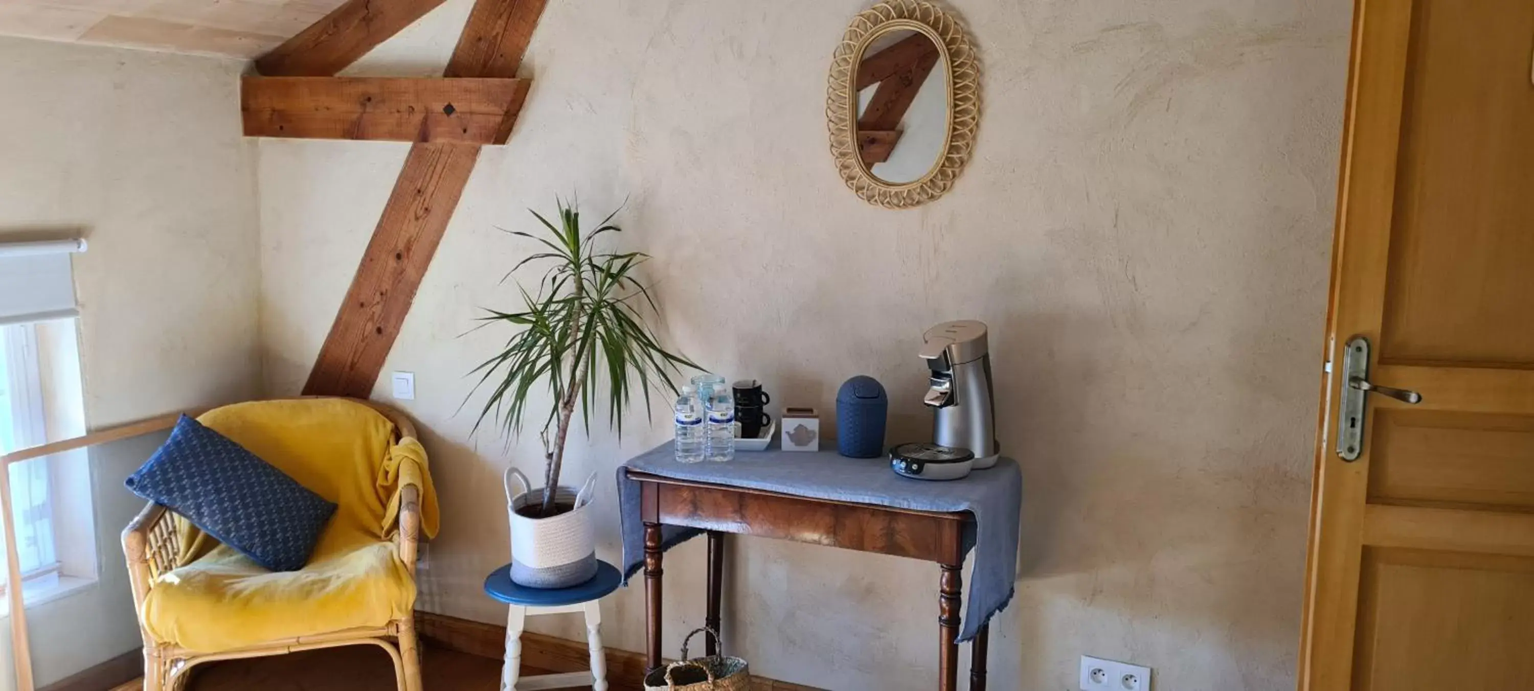 Seating area in Le Coq en Repos