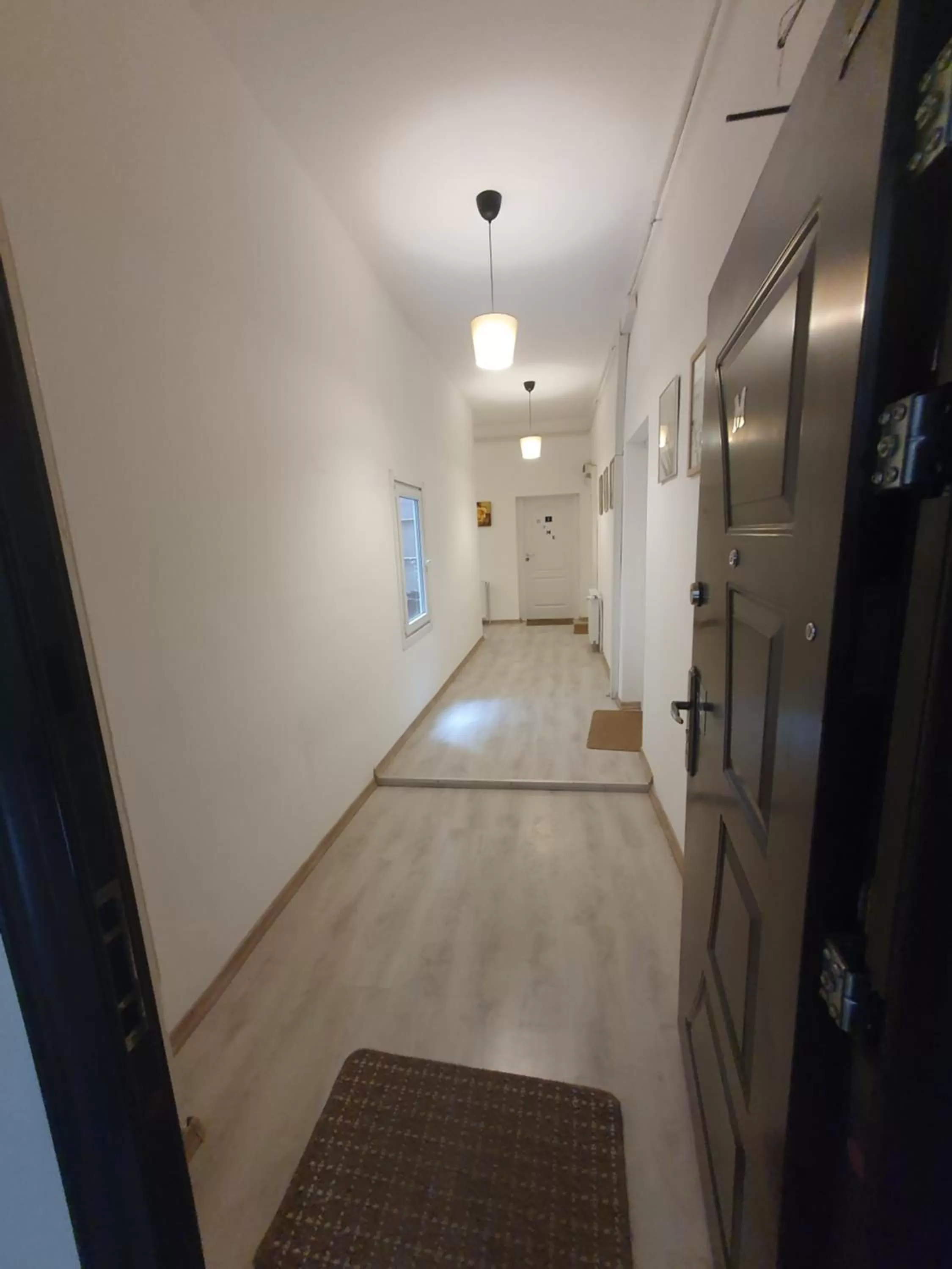 The Floor Piata Unirii