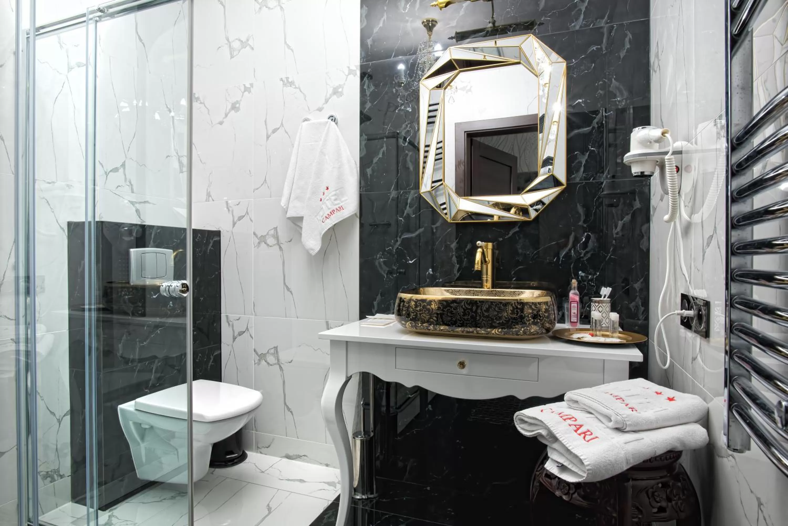 Toilet, Bathroom in Hotel Campari