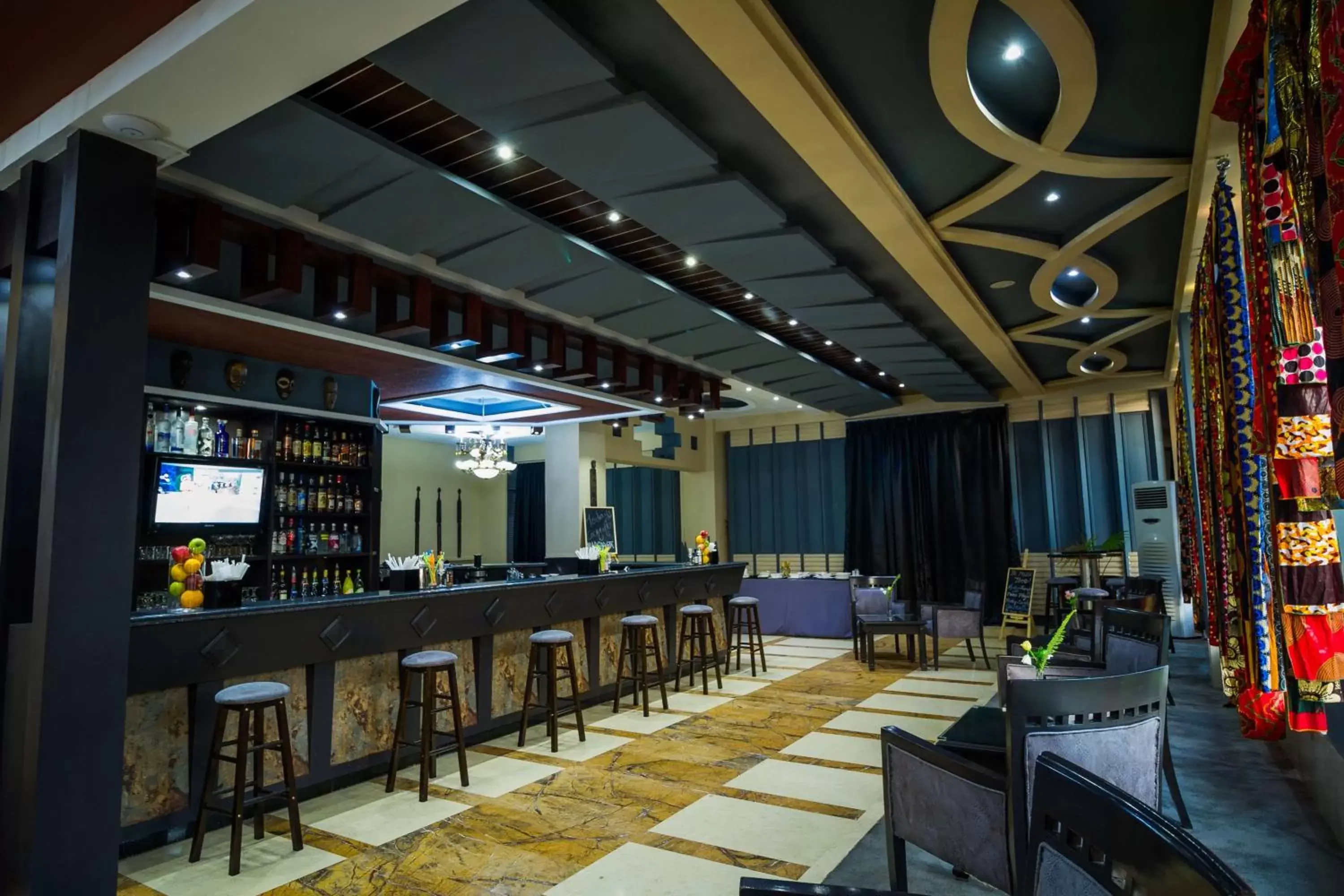 Lounge or bar in Best Western Plus Lusaka Hotel
