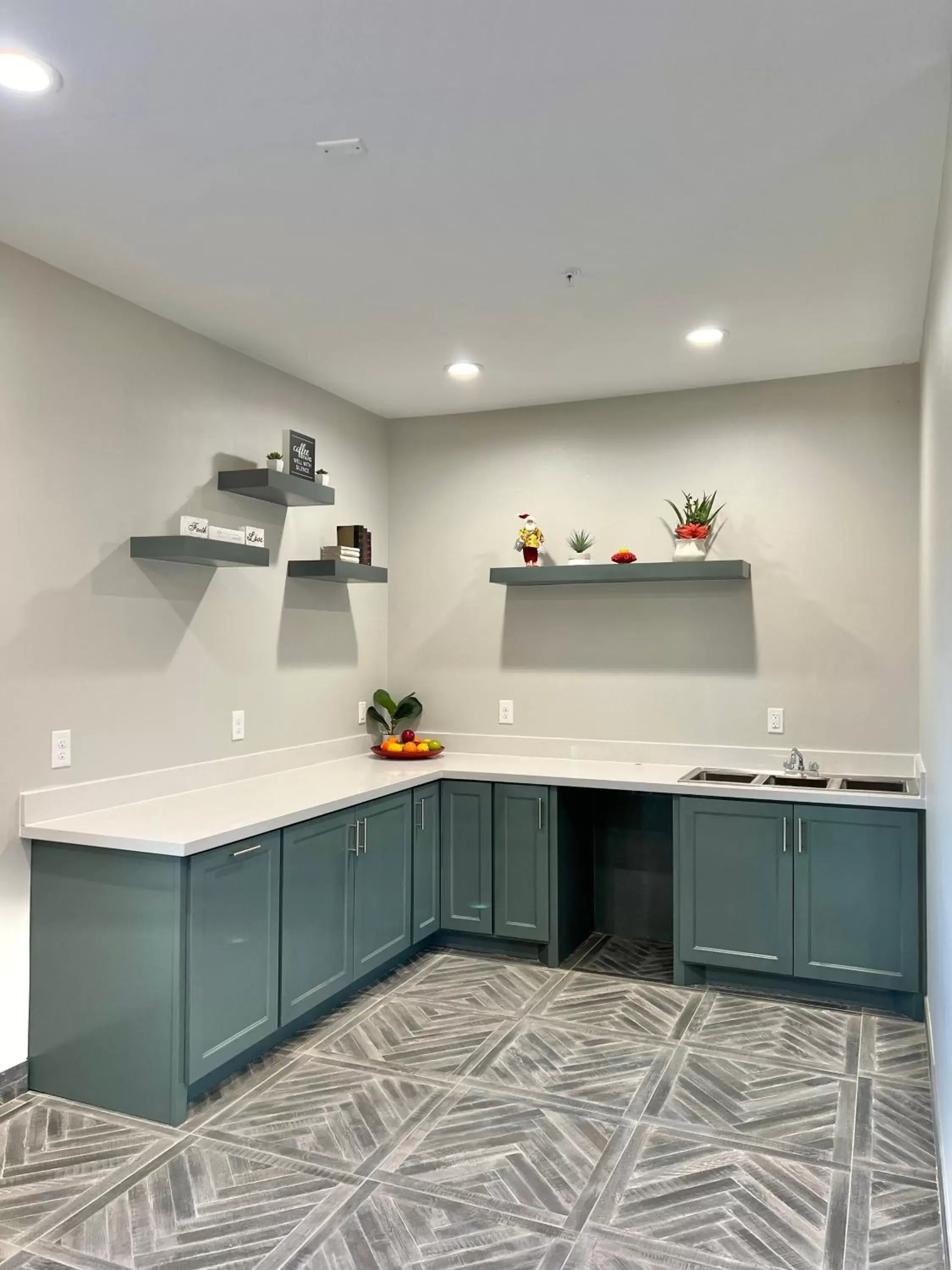 Coffee/tea facilities in The Residency Suites Coffee/tea facilities in The Residency Suites