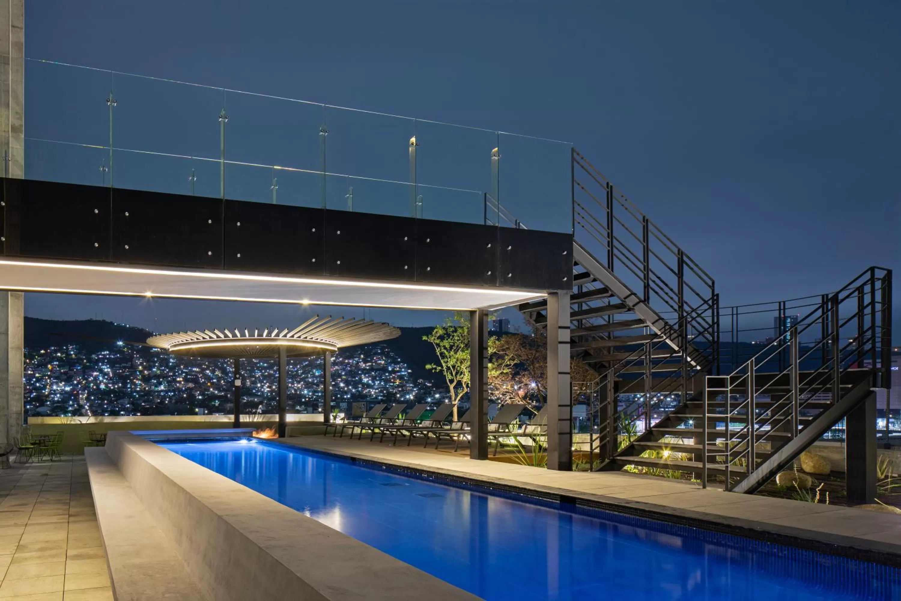 Swimming pool in Galeria Plaza Monterrey