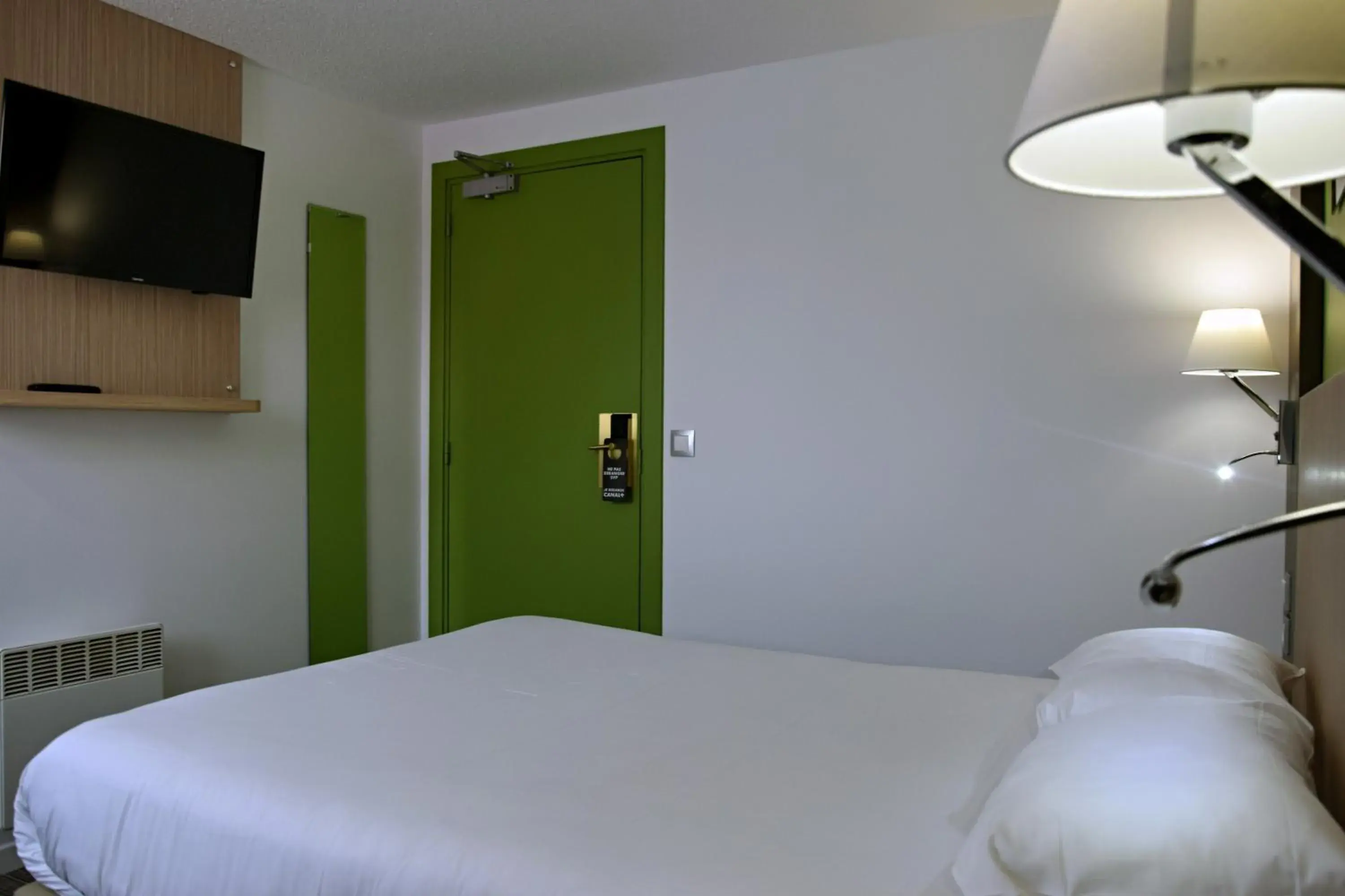 Decorative detail, Bed in Contact Hotel Le Seino Marin - Cléon Elbeuf