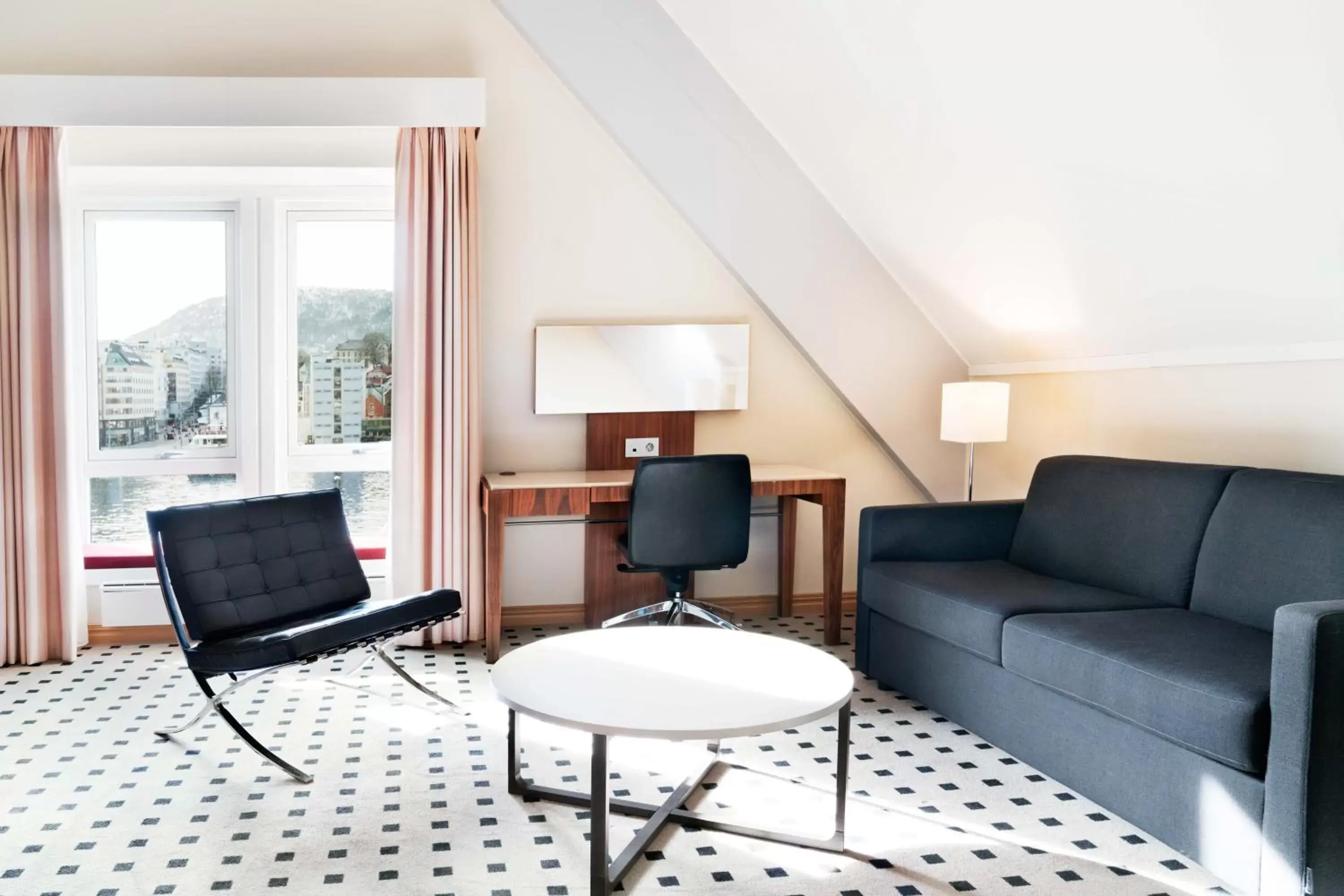 Living room, Seating Area in Radisson Blu Royal Hotel, Bergen