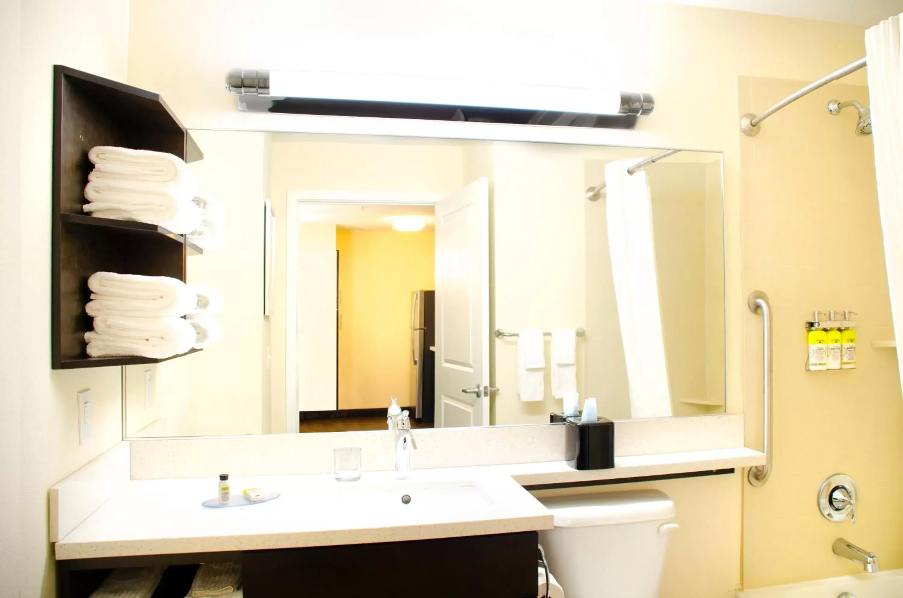 Bathroom in Candlewood Suites York, an IHG Hotel