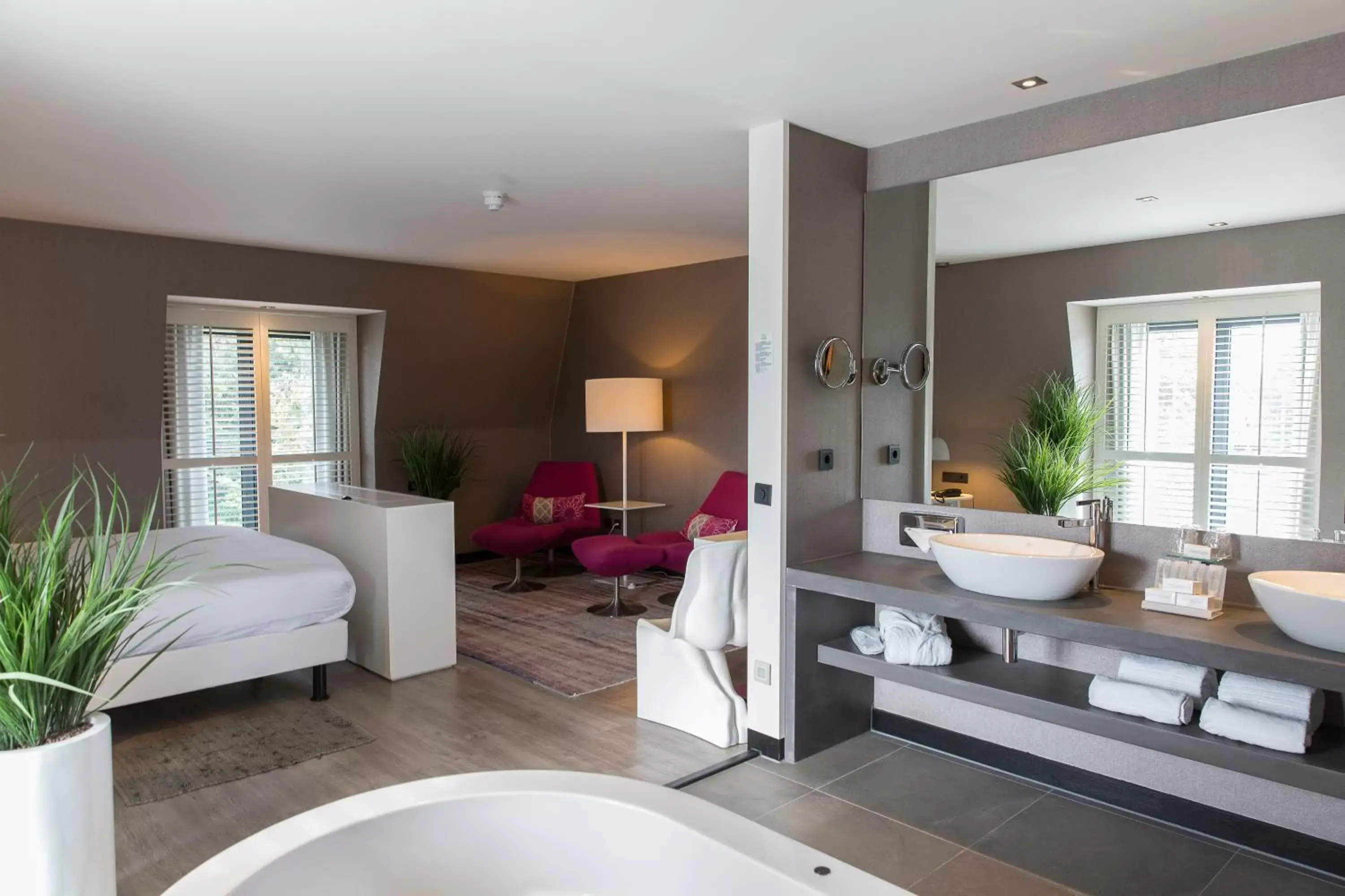 Bed, Bathroom in Van der Valk Hotel de Bilt-Utrecht